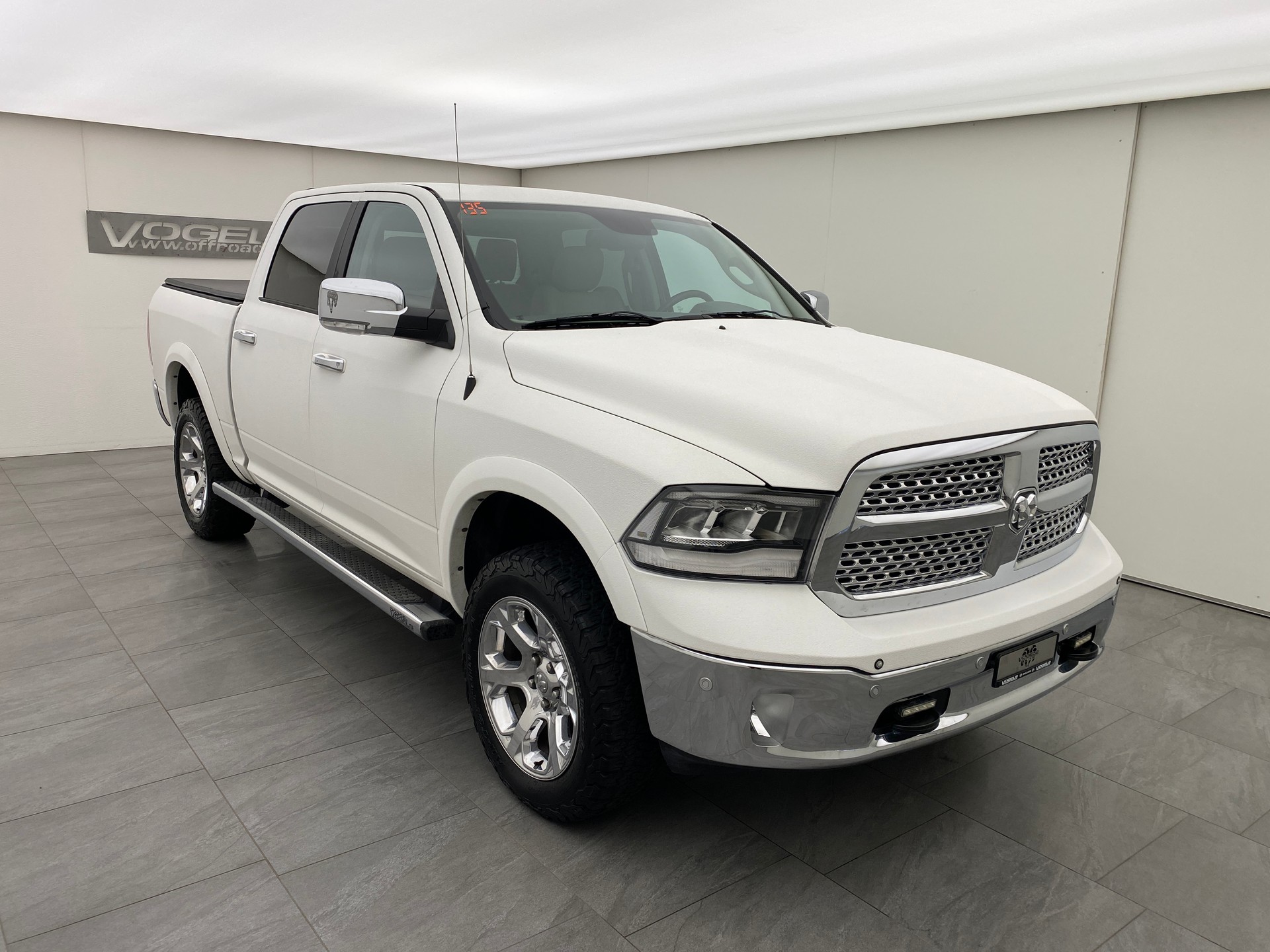 DODGE RAM 1500 5.7 Crew Cab Laramie-image-2