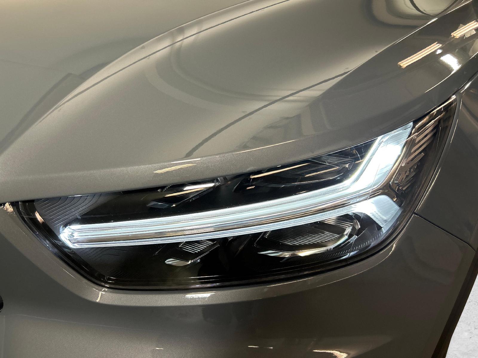 VOLVO XC40 P8 Twin R-Design AWD-image-14