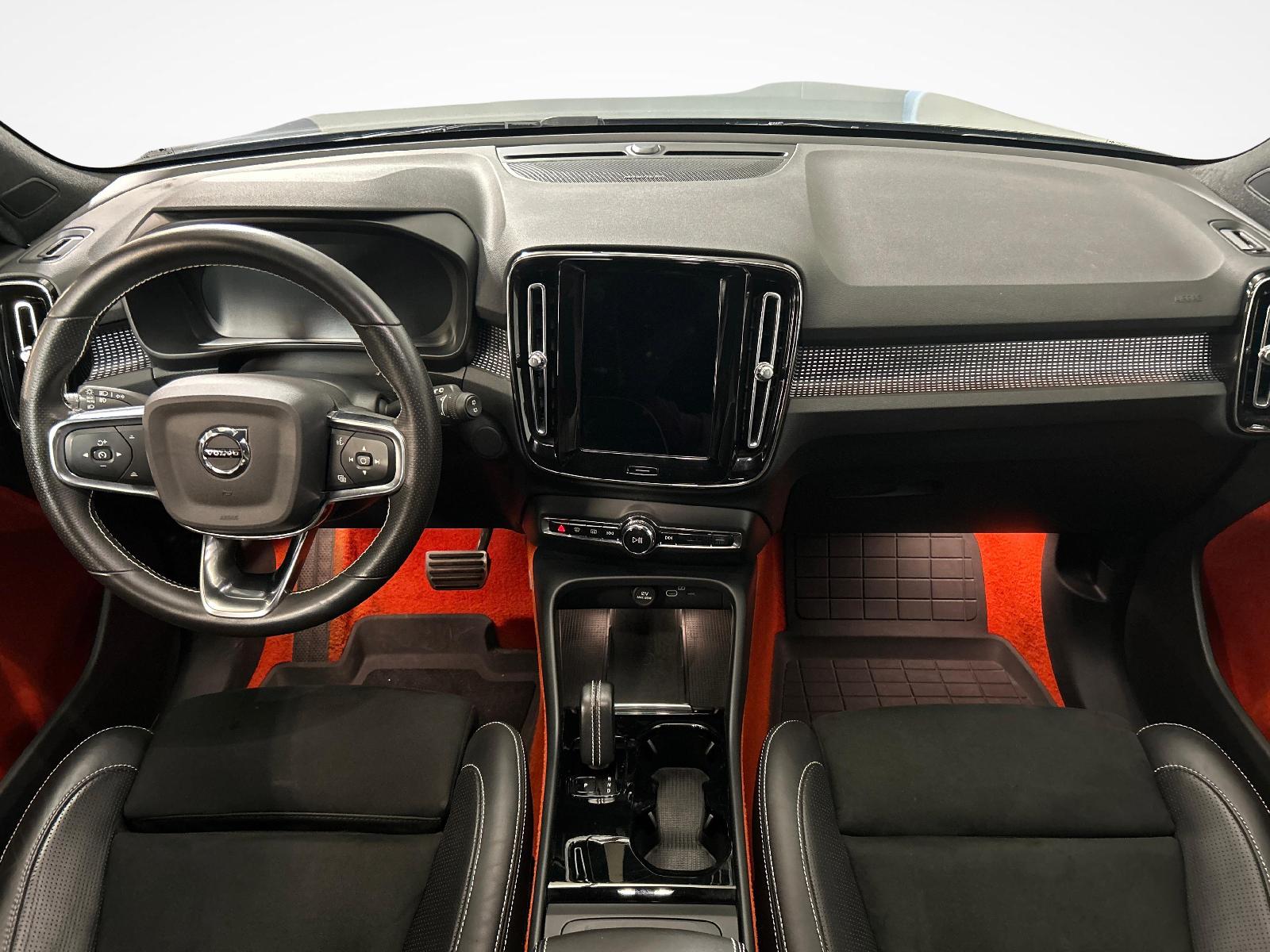 VOLVO XC40 P8 Twin R-Design AWD-image-7