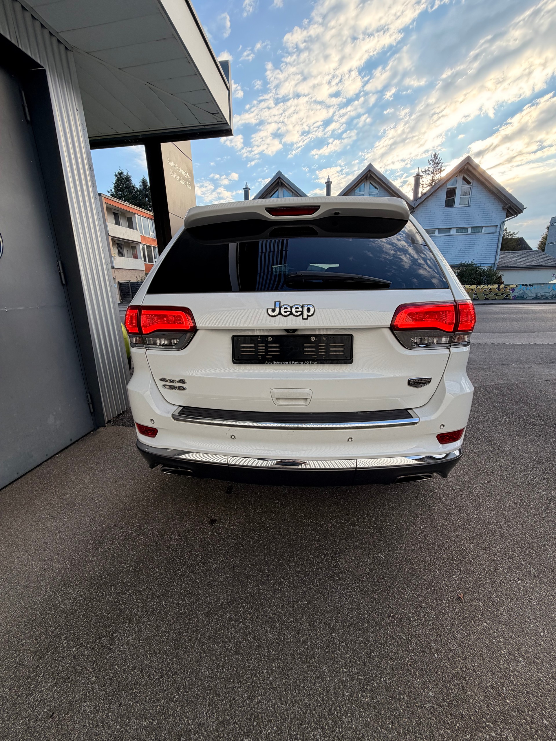 JEEP Grand Cherokee 3.0 CRD Summit Automatic-image-6