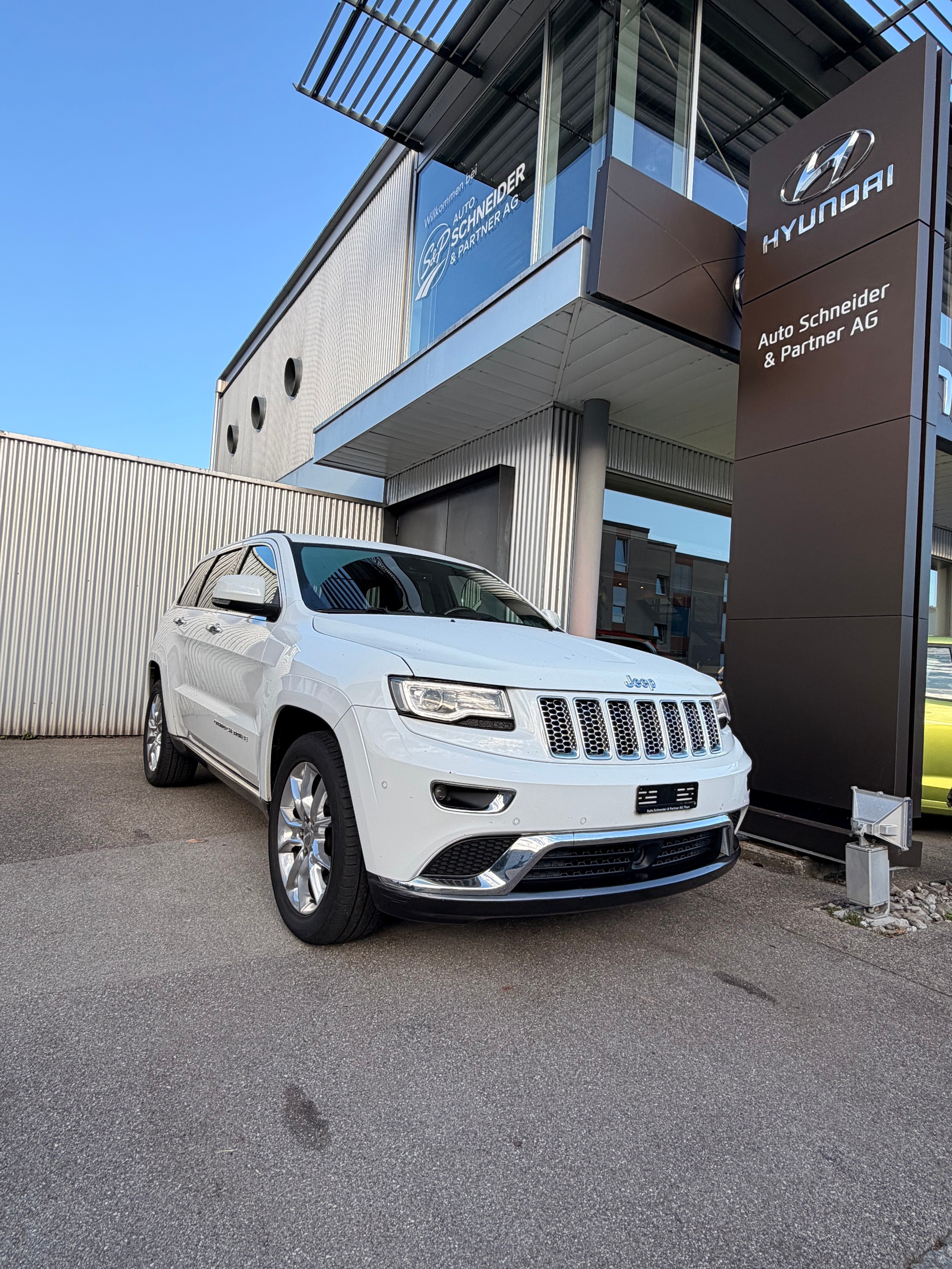 JEEP Grand Cherokee 3.0 CRD Summit Automatic-image-2