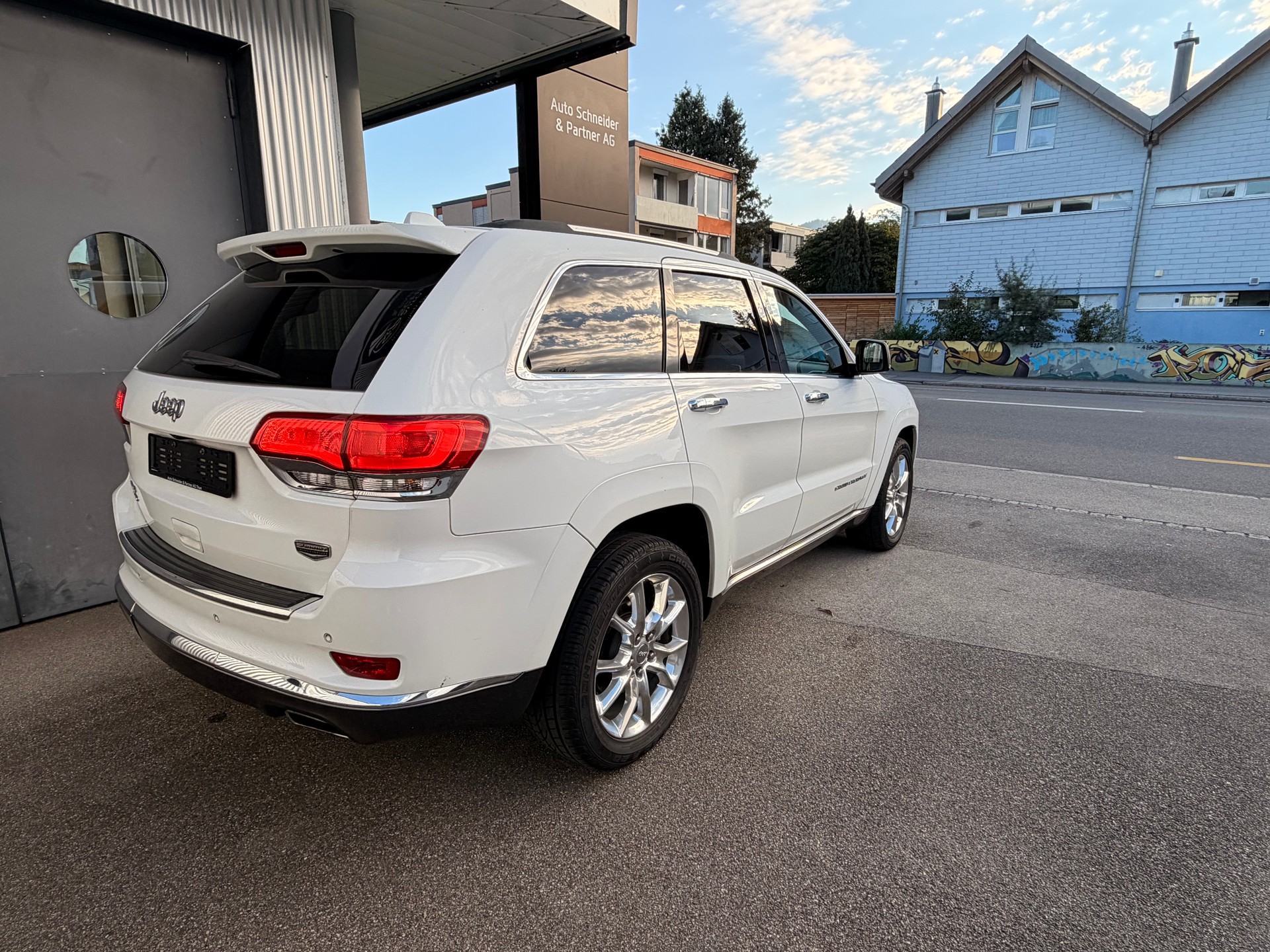JEEP Grand Cherokee 3.0 CRD Summit Automatic-image-4