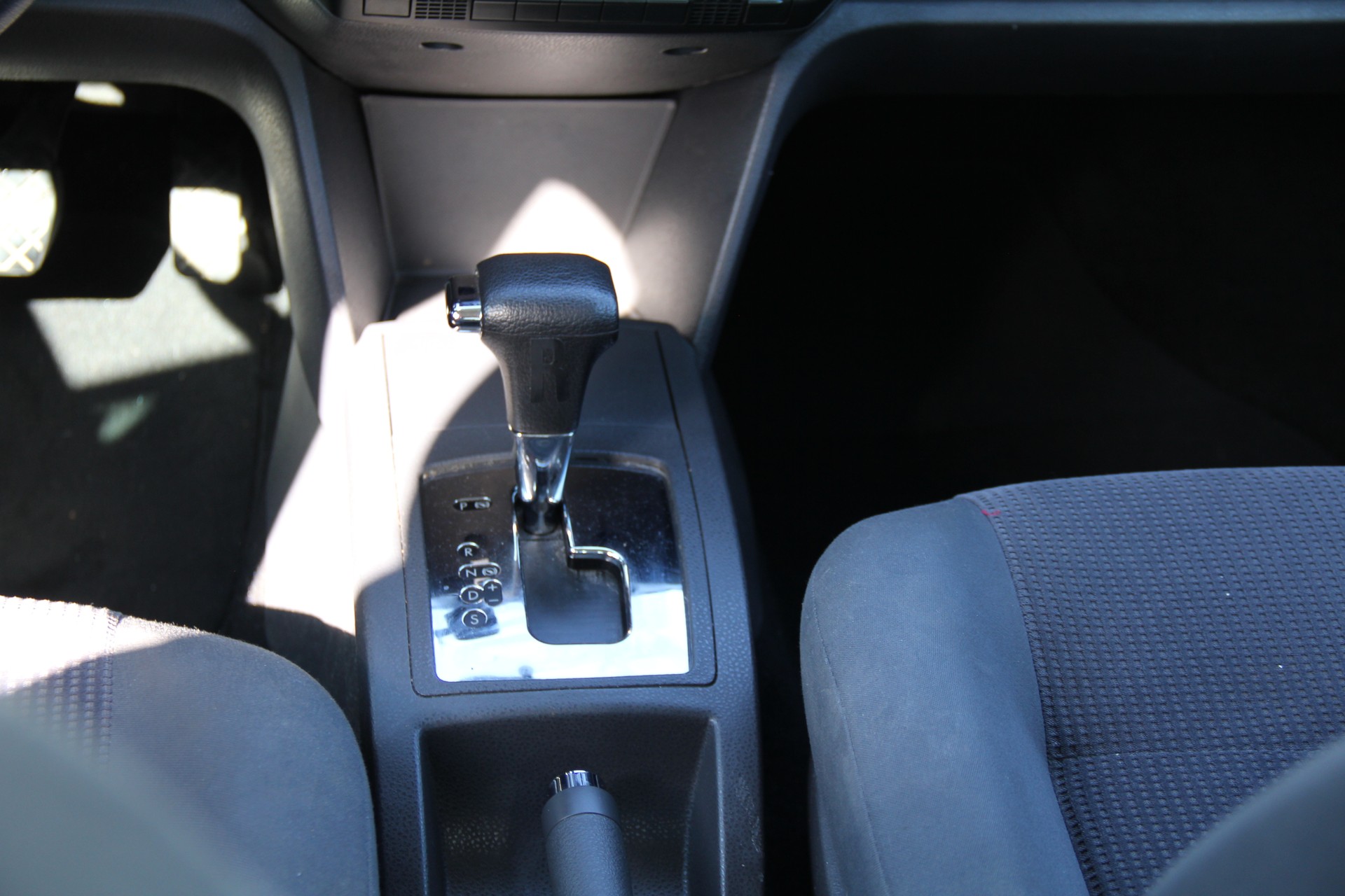 VW Polo 1.6 16V Young&Fresh-image-9
