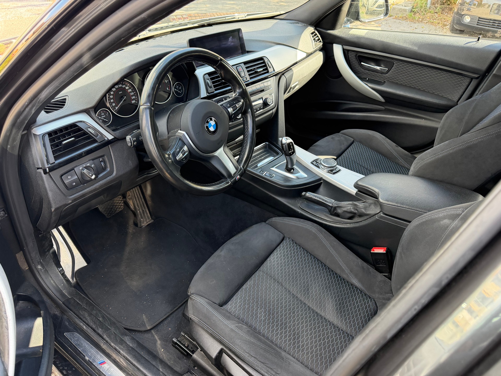 BMW 320d xDrive Touring M Sport Steptronic -frisch ab Mfk-image-5