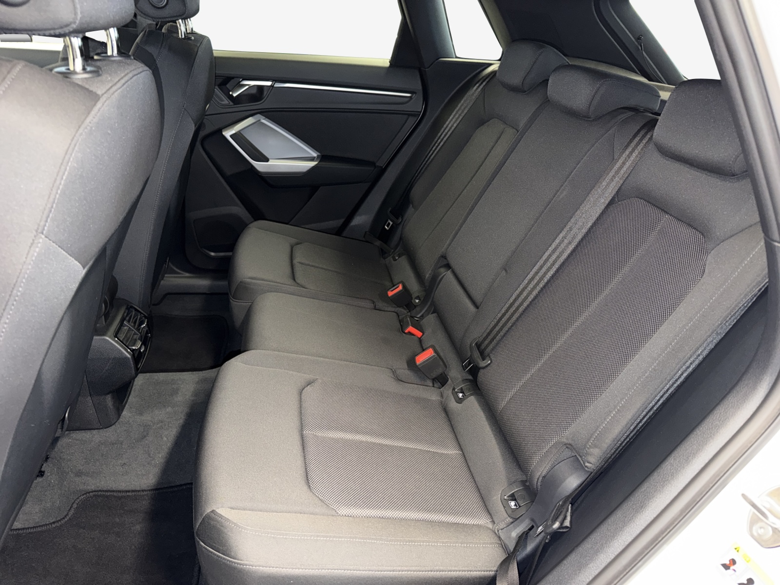 AUDI Q3 40 TFSI advanced quattro S-tronic-image-11