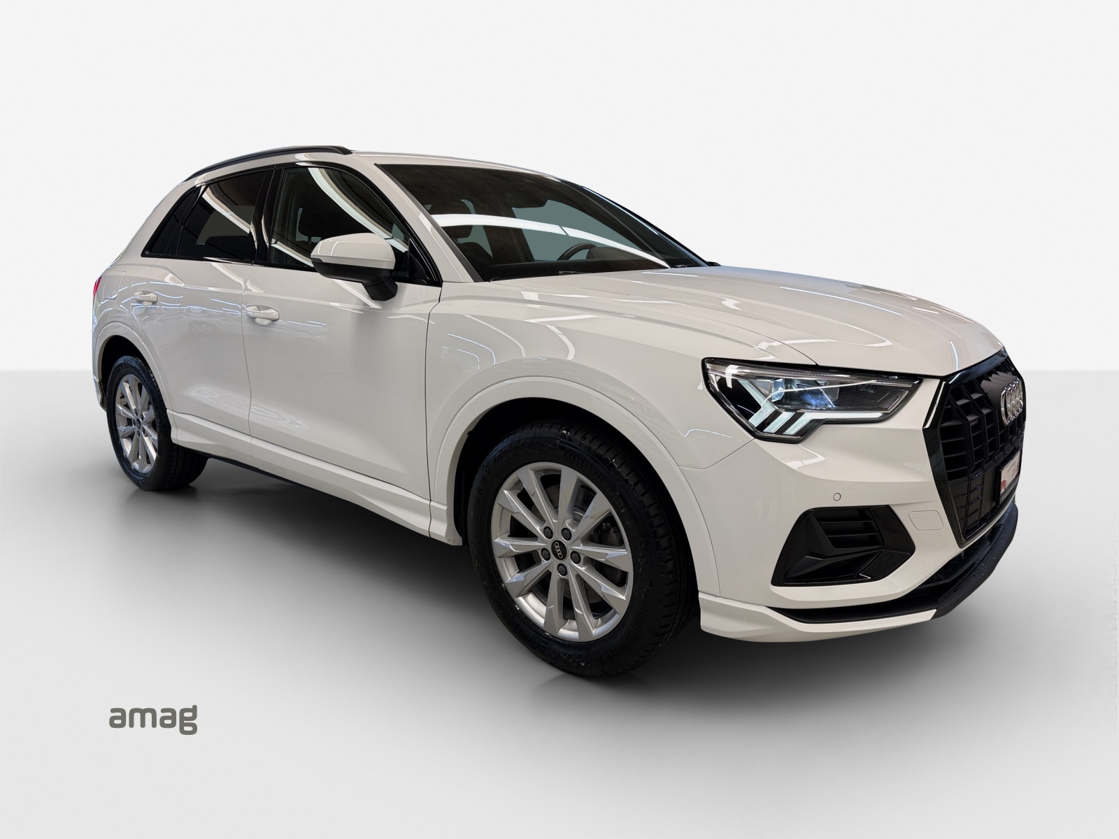 AUDI Q3 40 TFSI advanced quattro S-tronic-image-5