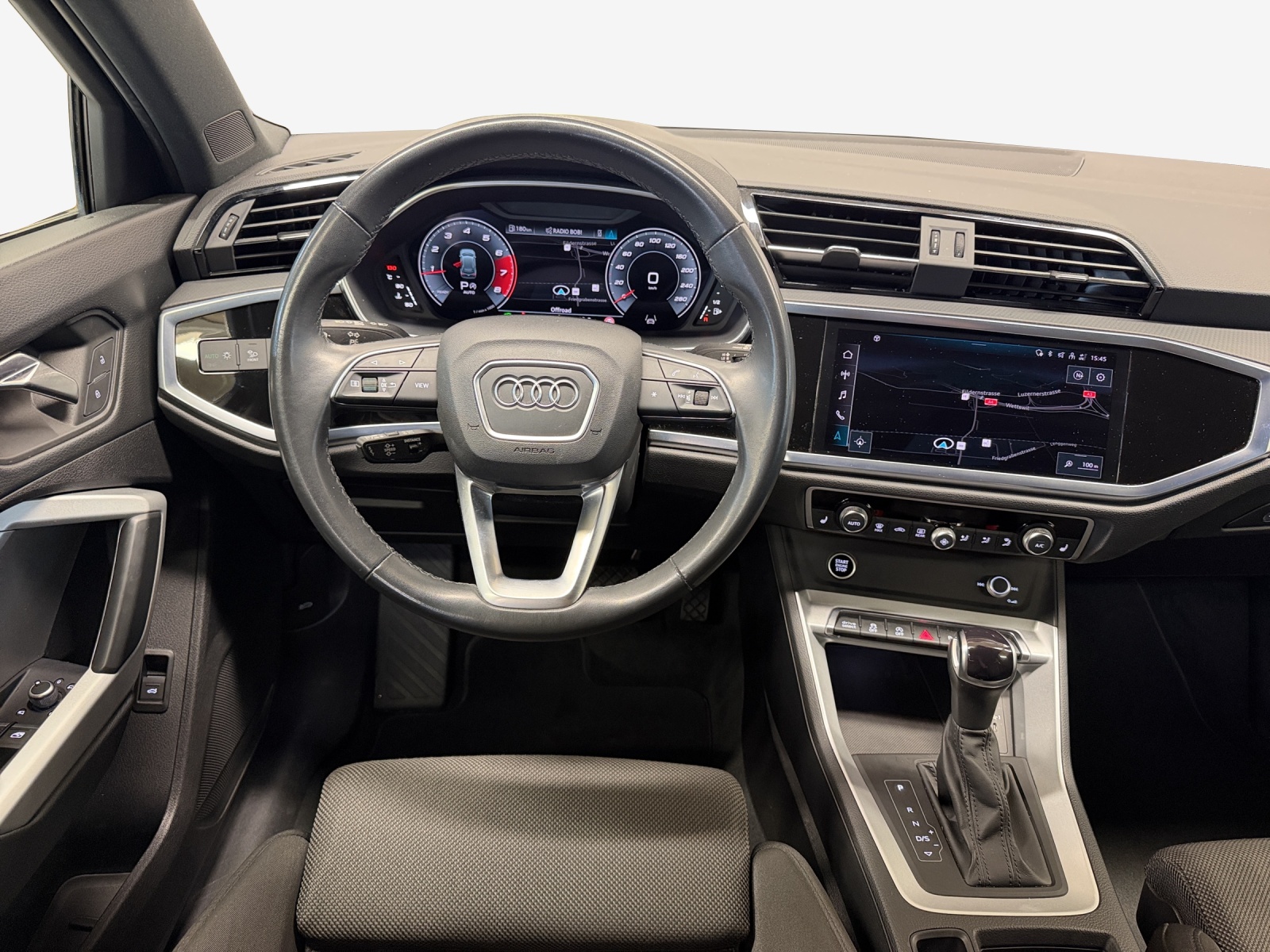 AUDI Q3 40 TFSI advanced quattro S-tronic-image-8
