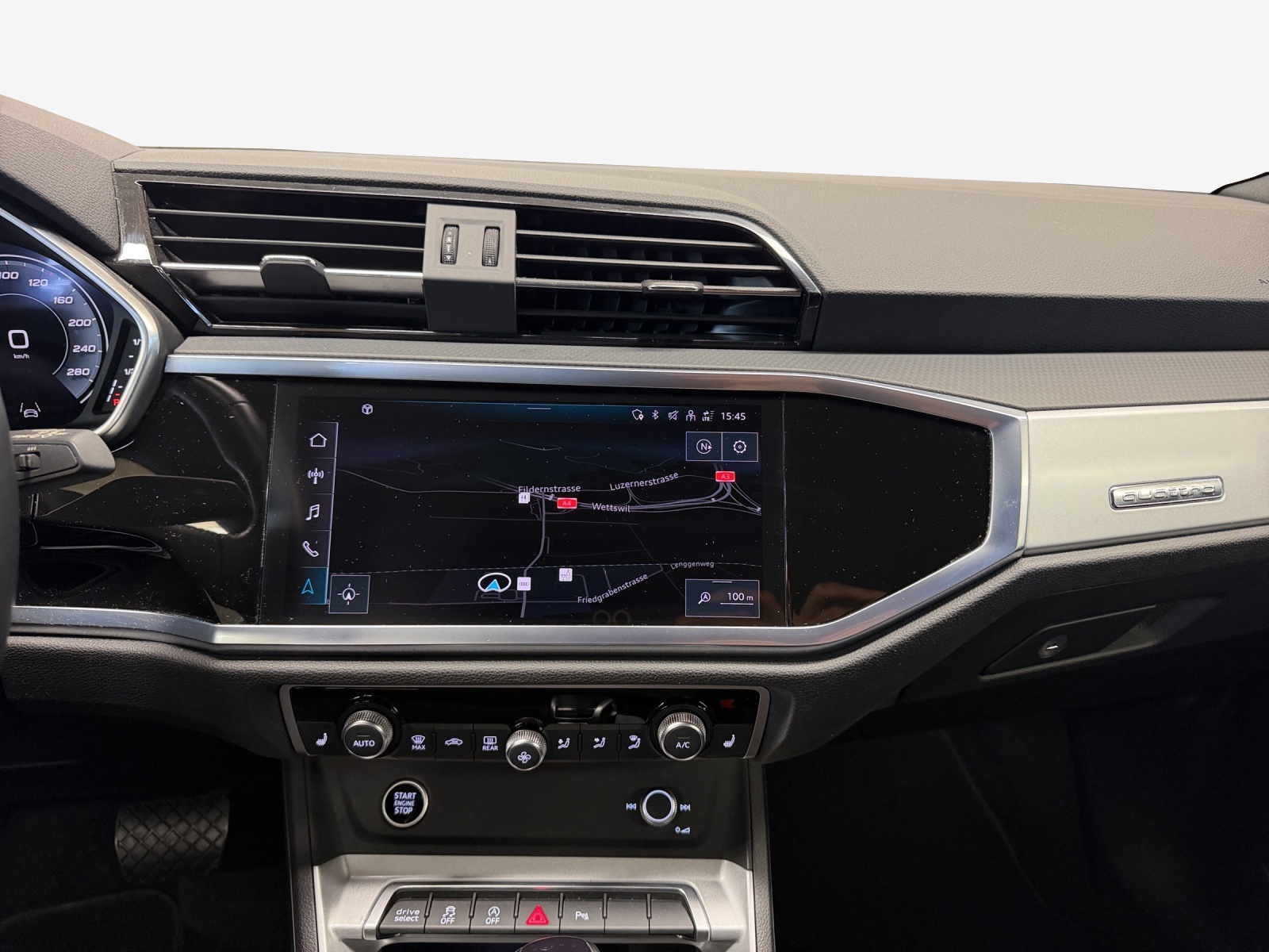 AUDI Q3 40 TFSI advanced quattro S-tronic-image-10