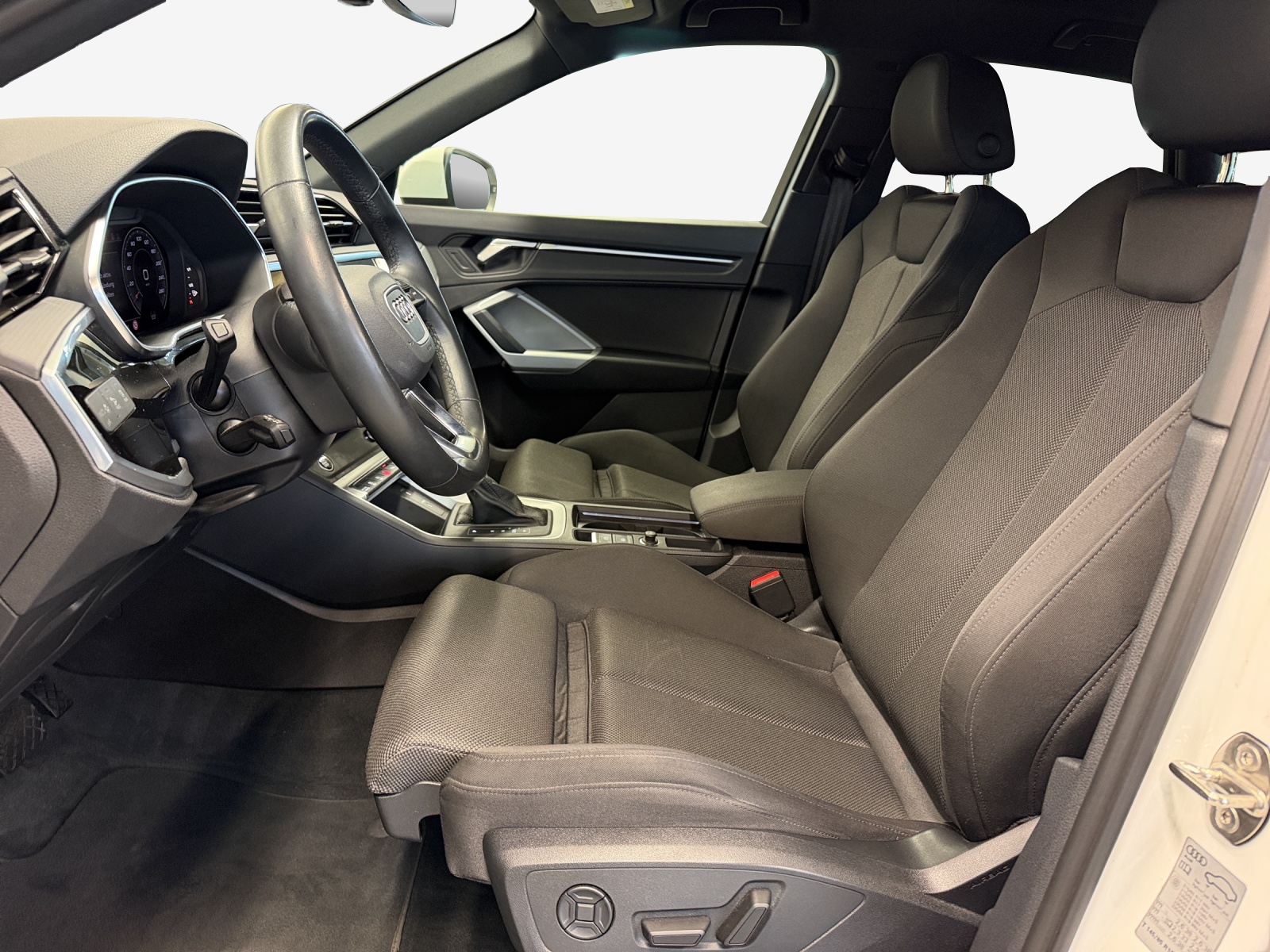 AUDI Q3 40 TFSI advanced quattro S-tronic-image-7
