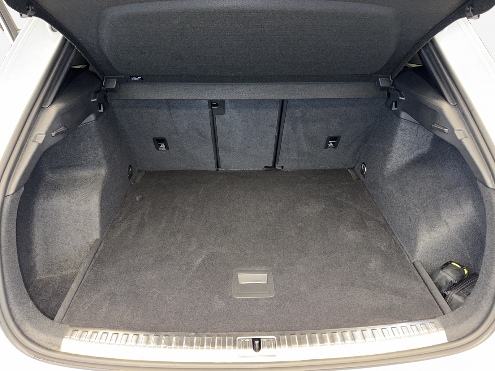 AUDI Q3 40 TFSI advanced quattro S-tronic-image-12