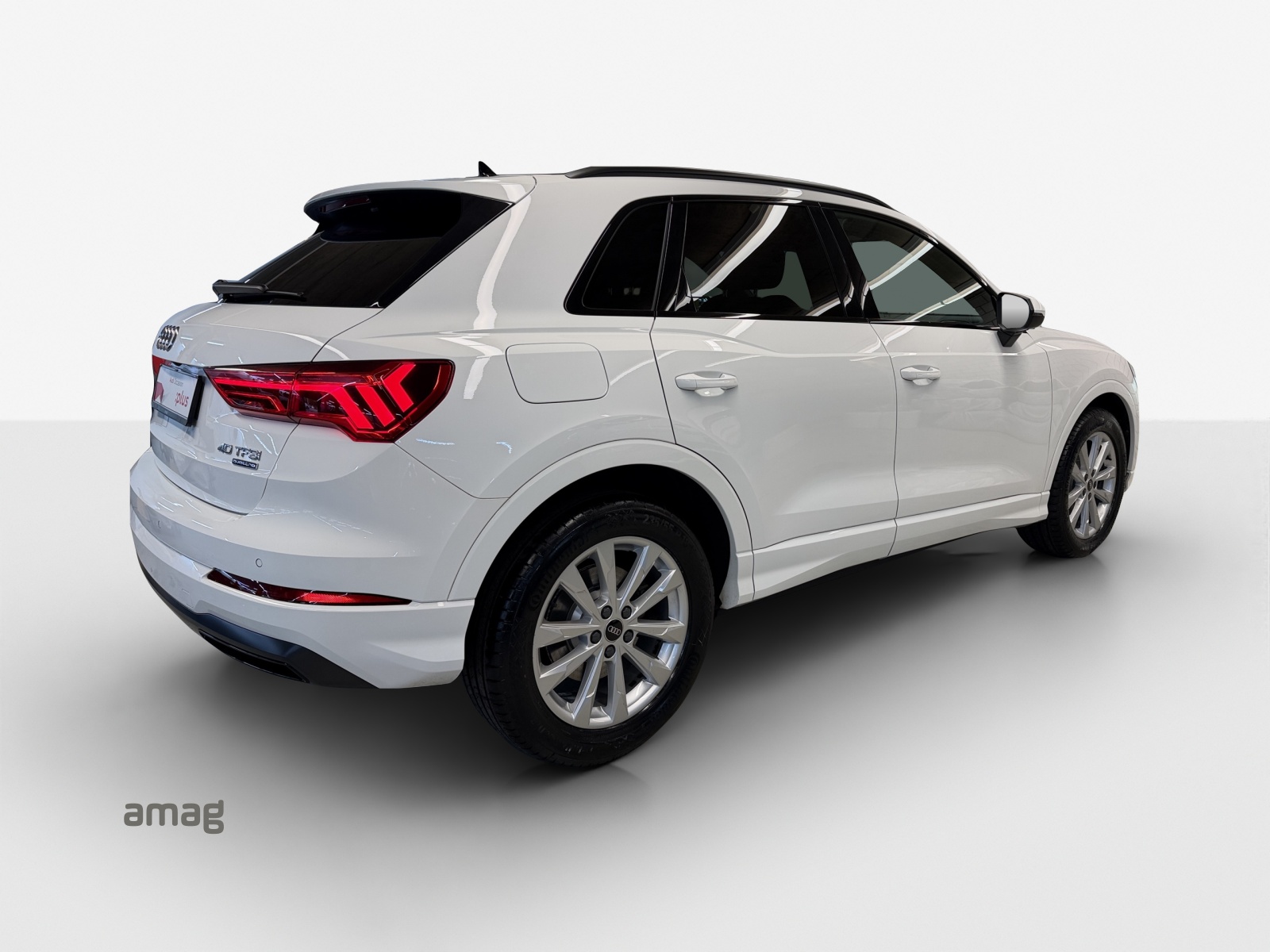 AUDI Q3 40 TFSI advanced quattro S-tronic-image-4