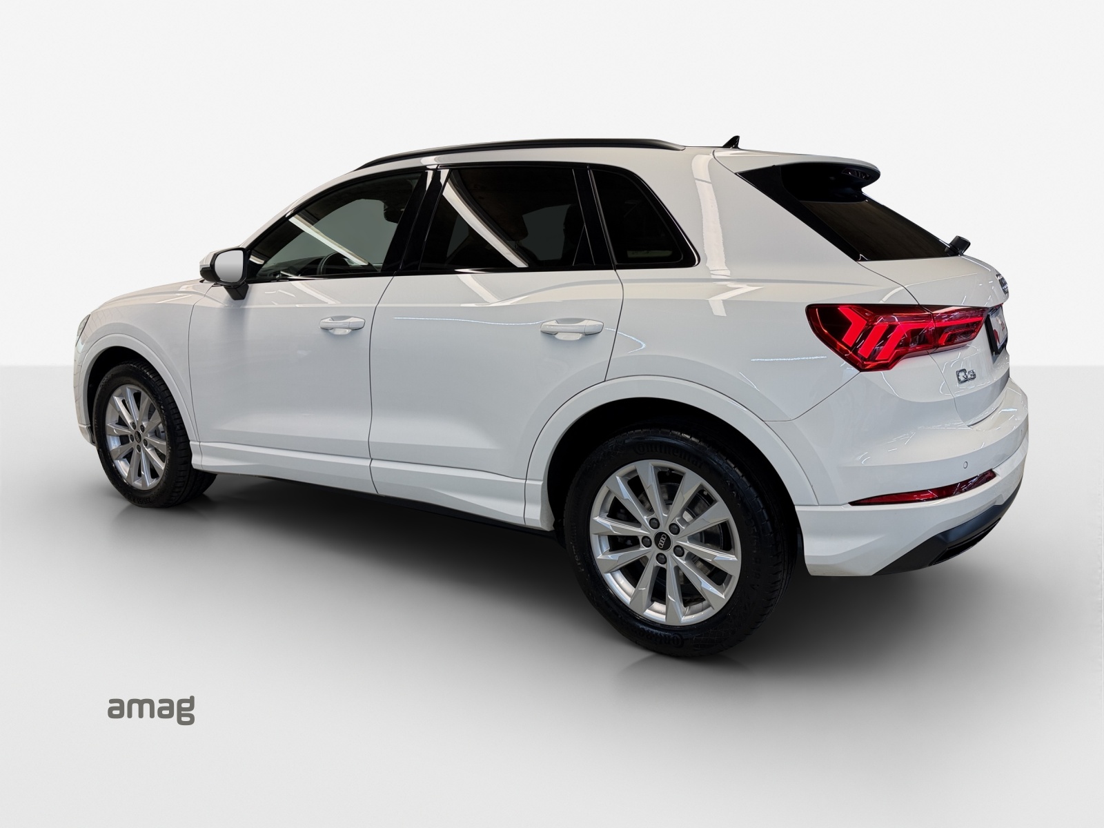 AUDI Q3 40 TFSI advanced quattro S-tronic-image-2