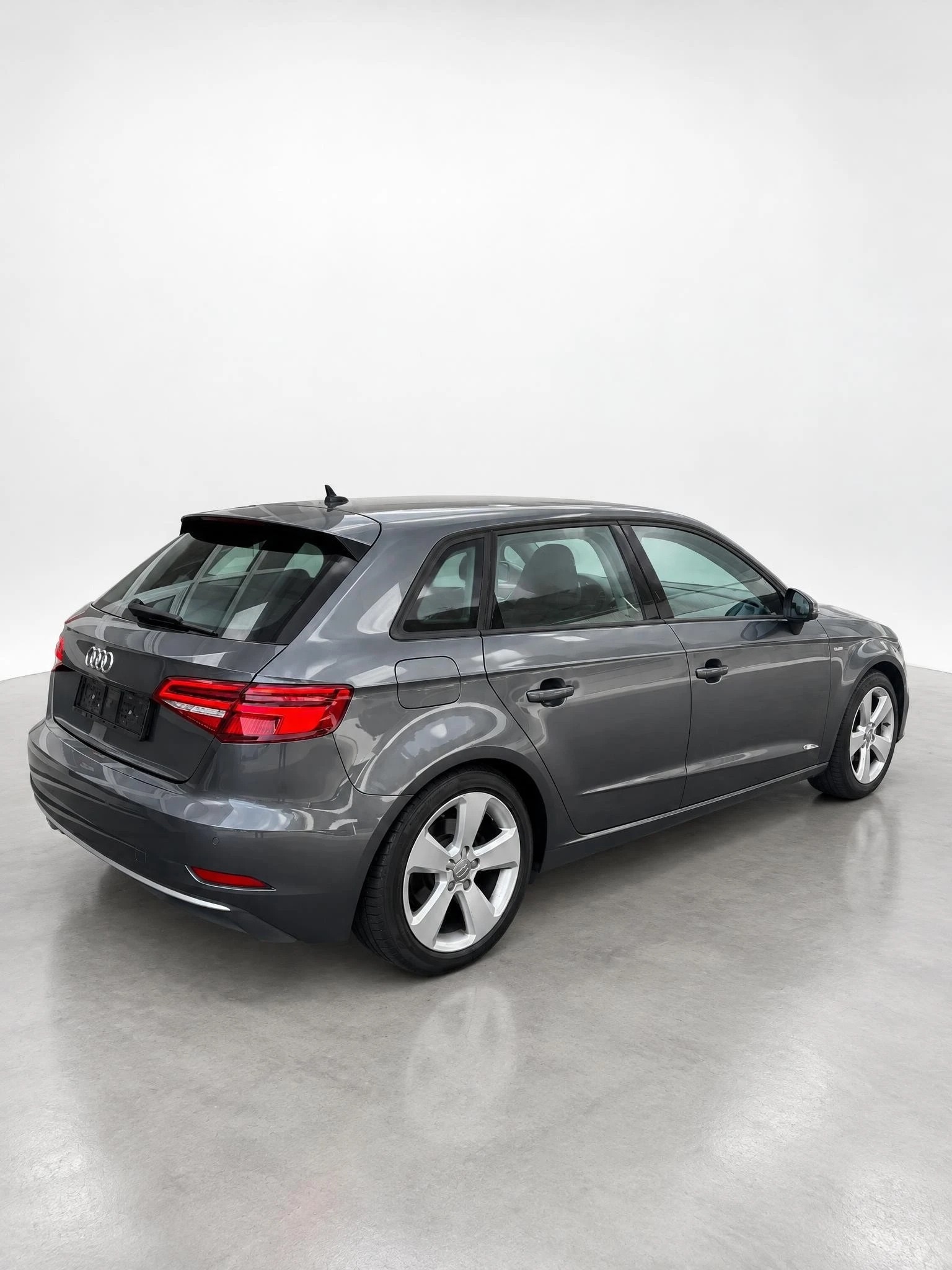 AUDI 1.5 35 TFSI Sport S-Tronic-image-2