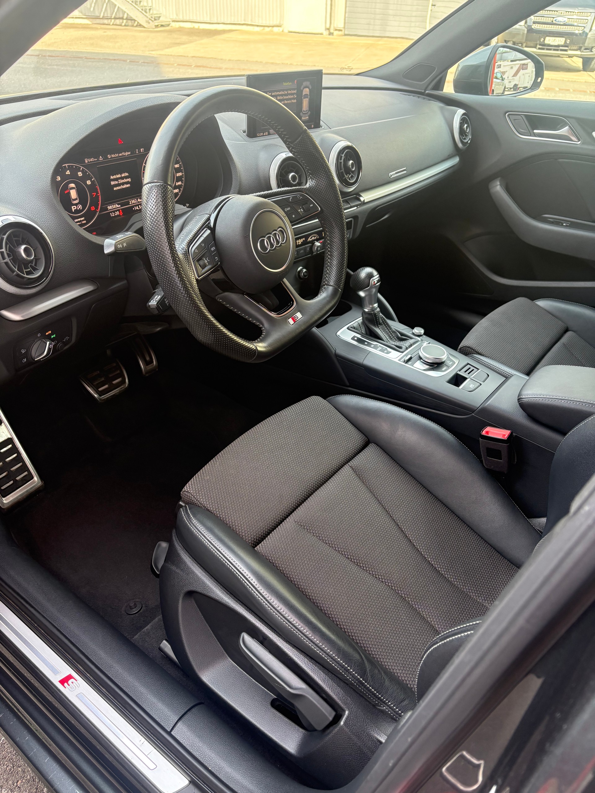 AUDI 1.5 35 TFSI Sport S-Tronic-image-3