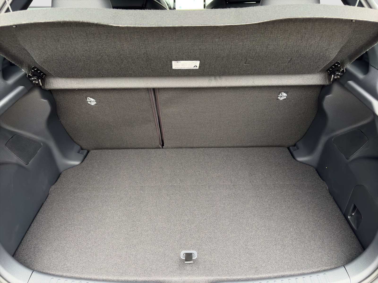 TOYOTA Yaris 1.5 VVT-i HSD Premium-image-18