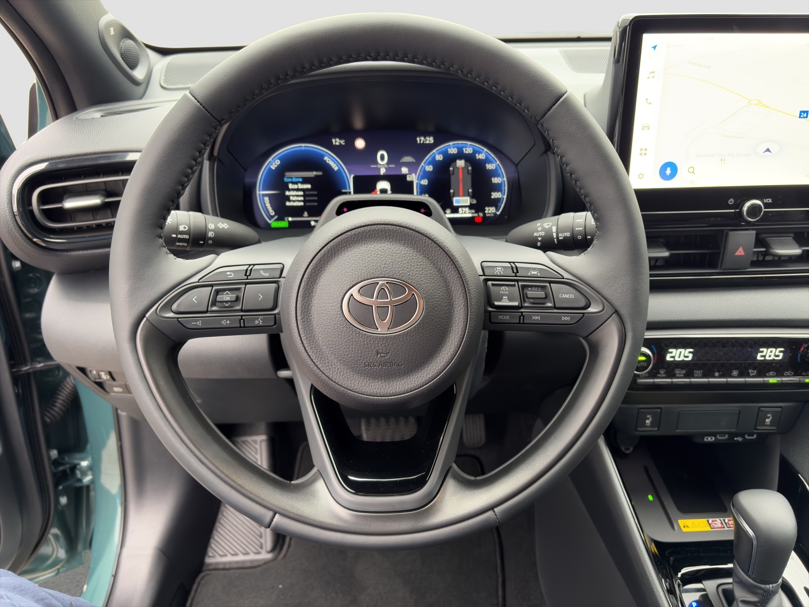 TOYOTA Yaris 1.5 VVT-i HSD Premium-image-12