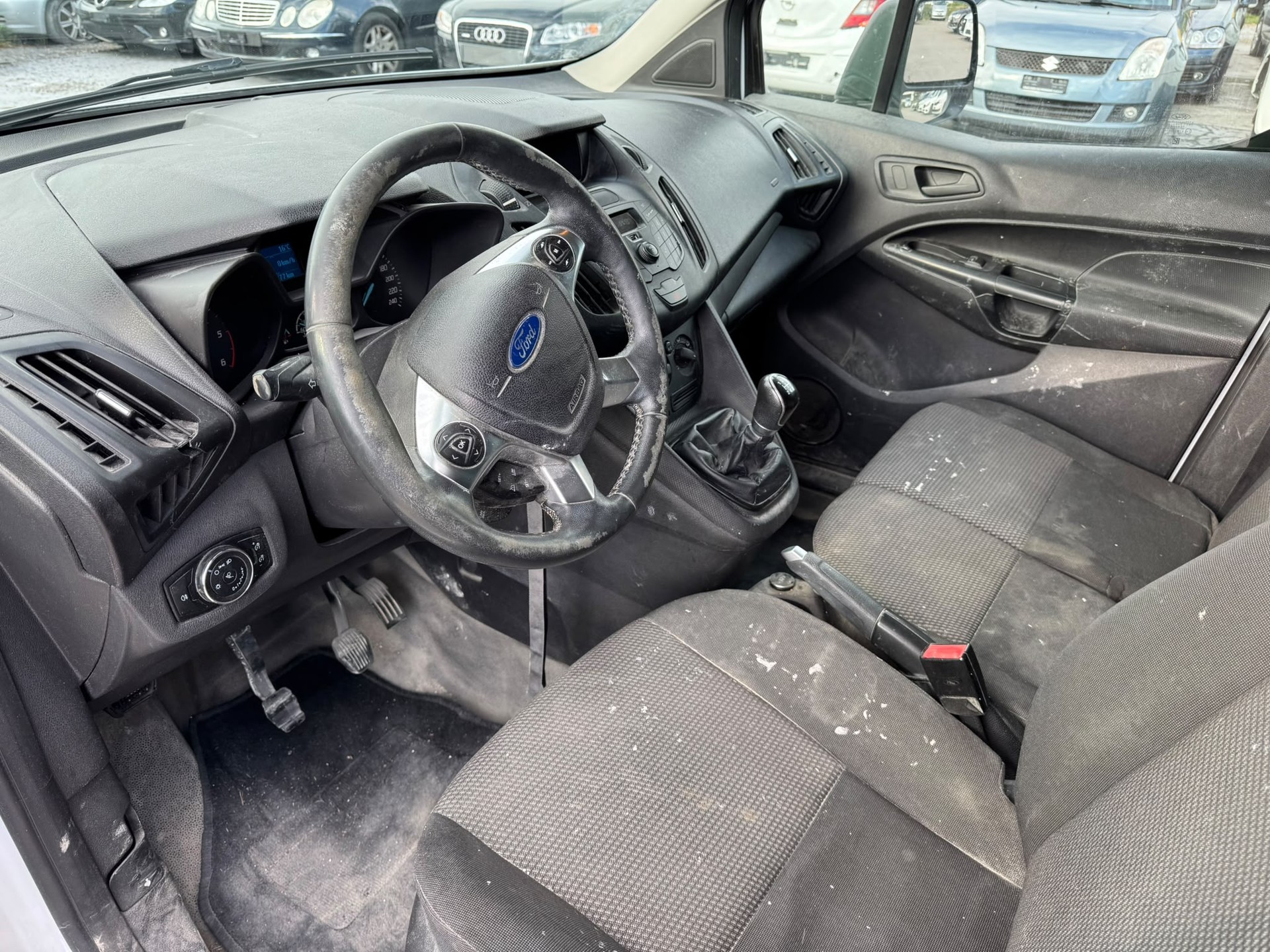 FORD Transit Connect Van T200 1.8 TDCi S Level 3-image-10