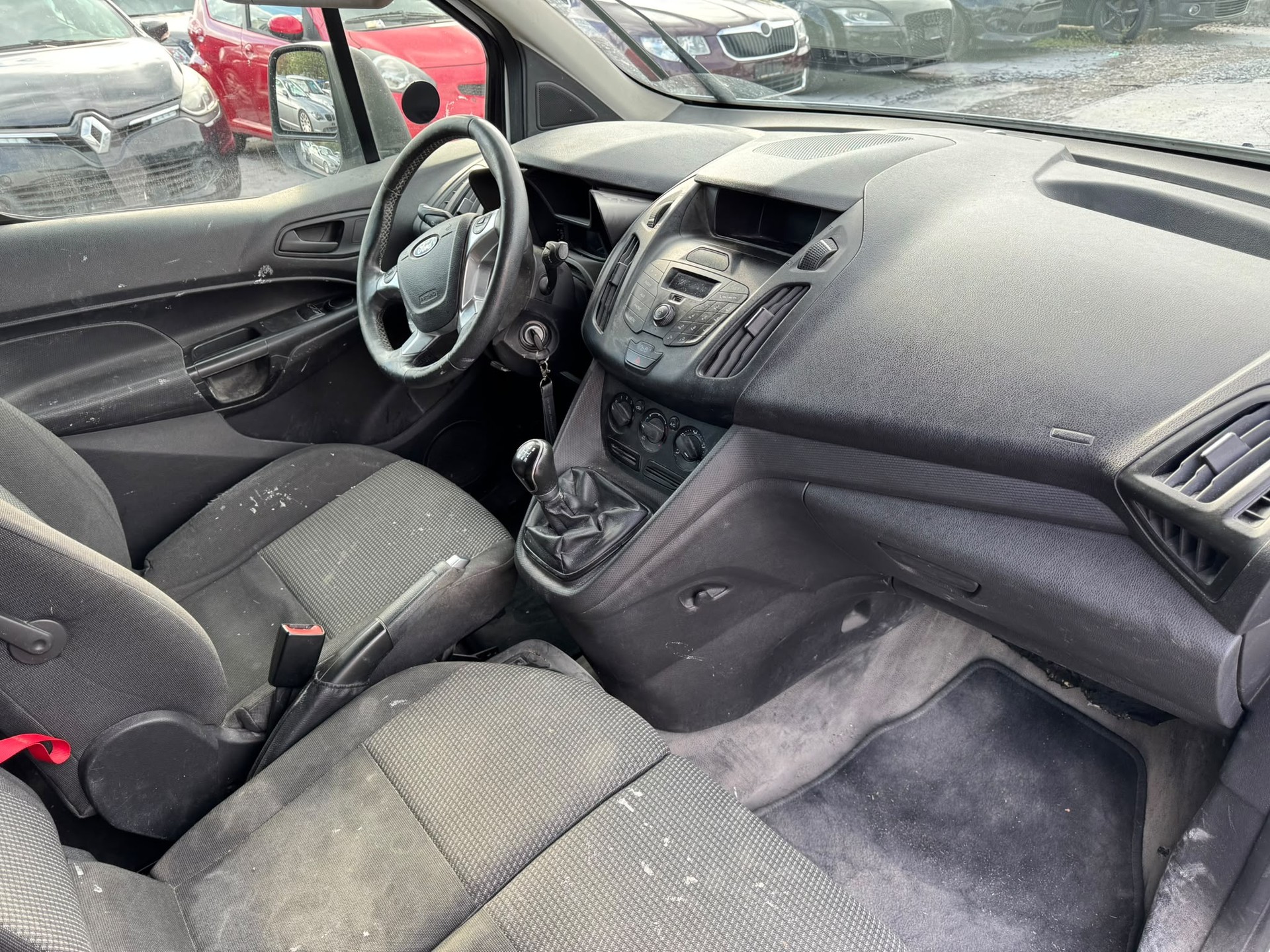FORD Transit Connect Van T200 1.8 TDCi S Level 3-image-11