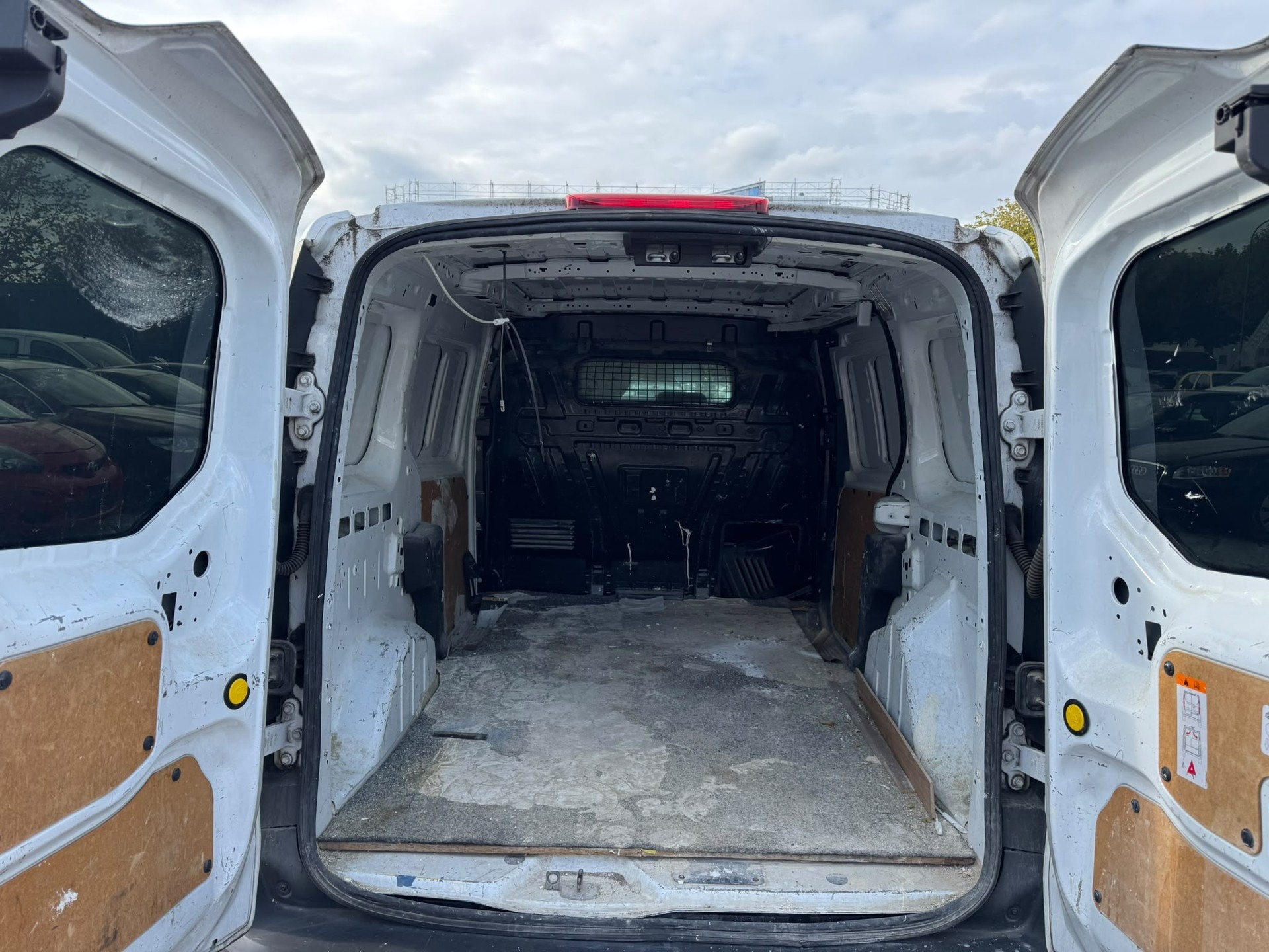 FORD Transit Connect Van T200 1.8 TDCi S Level 3-image-7