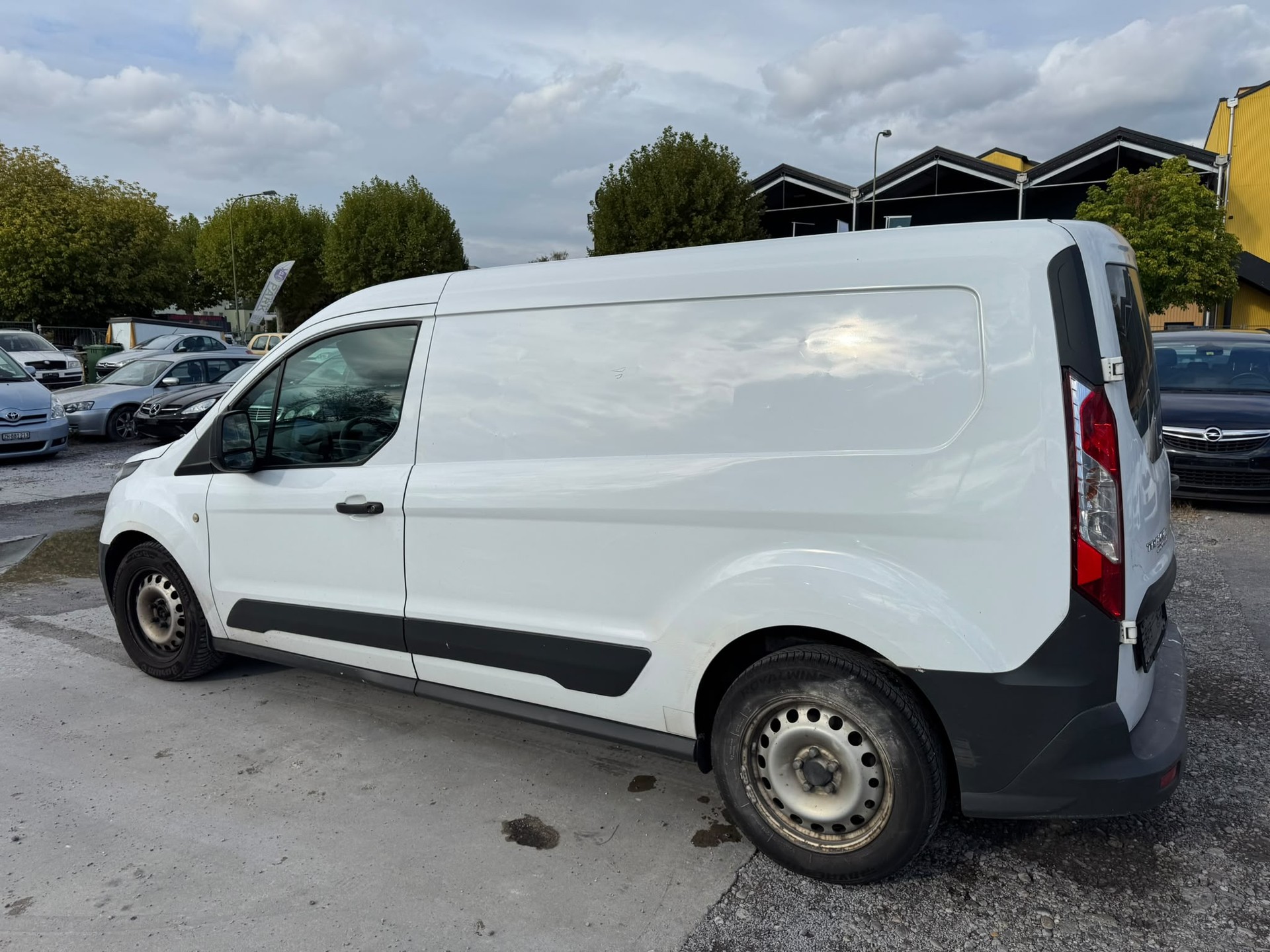 FORD Transit Connect Van T200 1.8 TDCi S Level 3-image-3