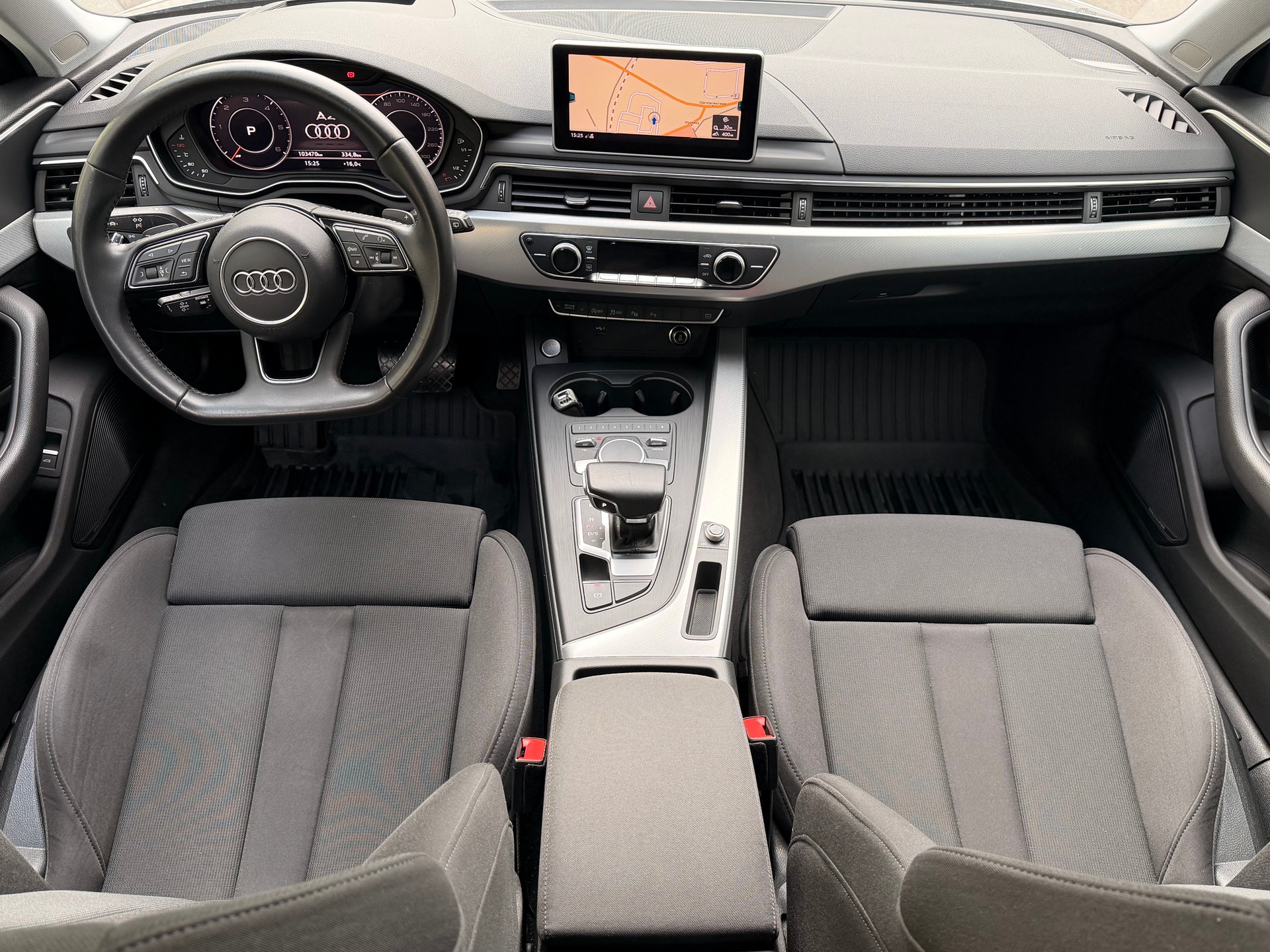 AUDI A4 Avant 40 TDI Design S-tronic-image-10