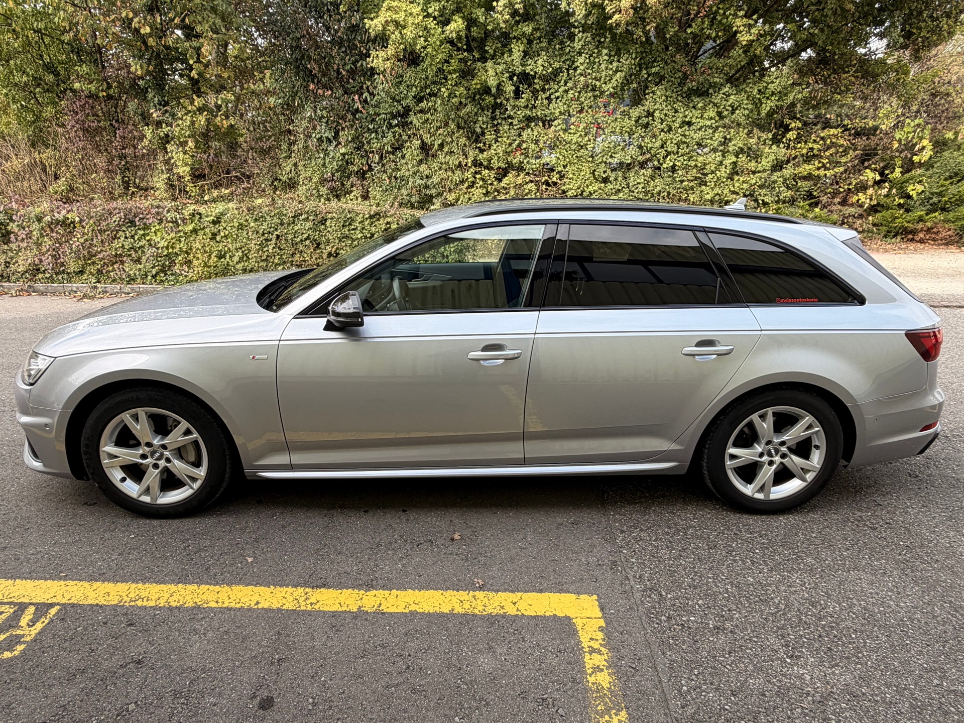 AUDI A4 Avant 40 TDI Design S-tronic-image-2