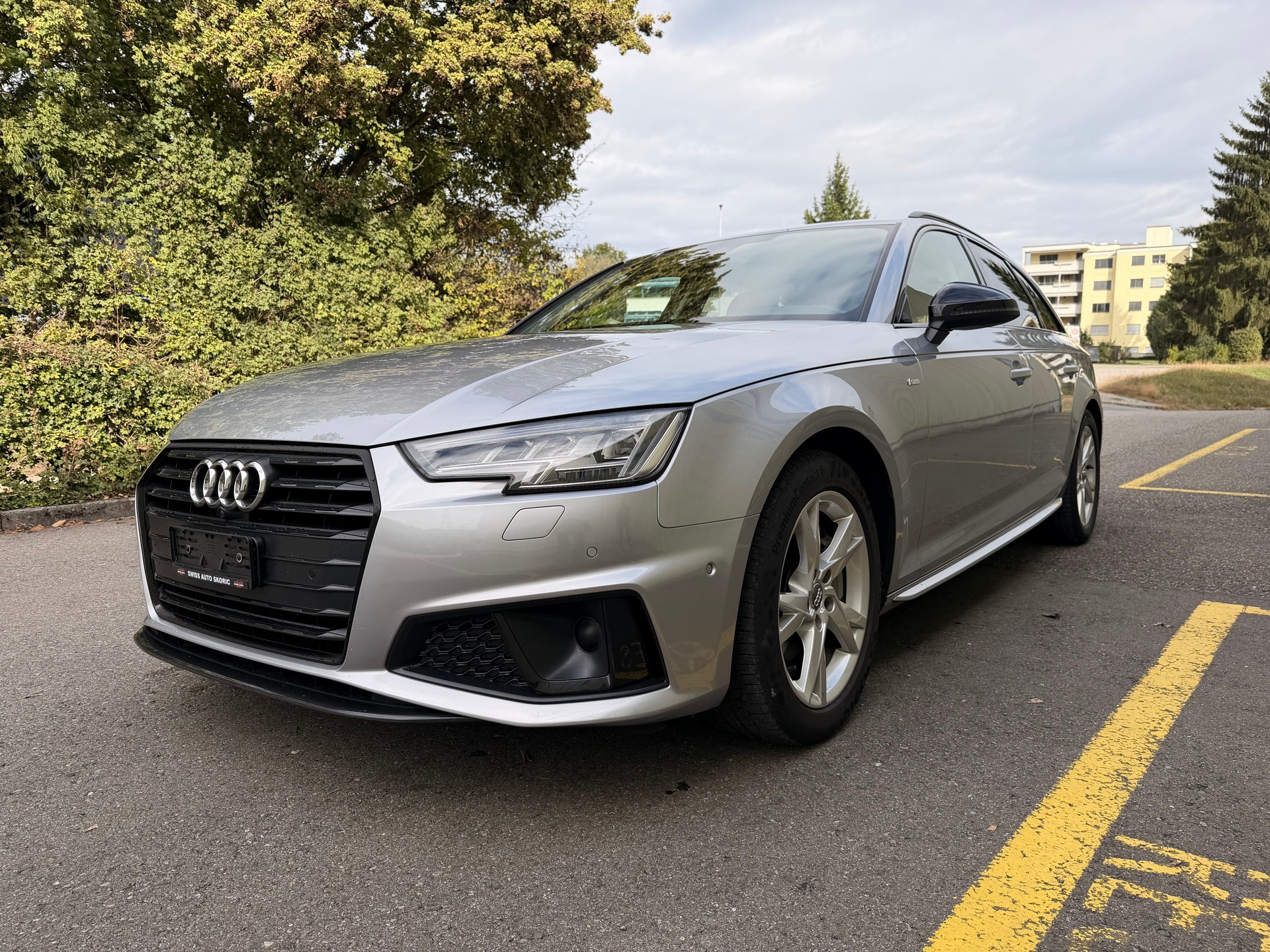 AUDI A4 Avant 40 TDI Design S-tronic-image-0
