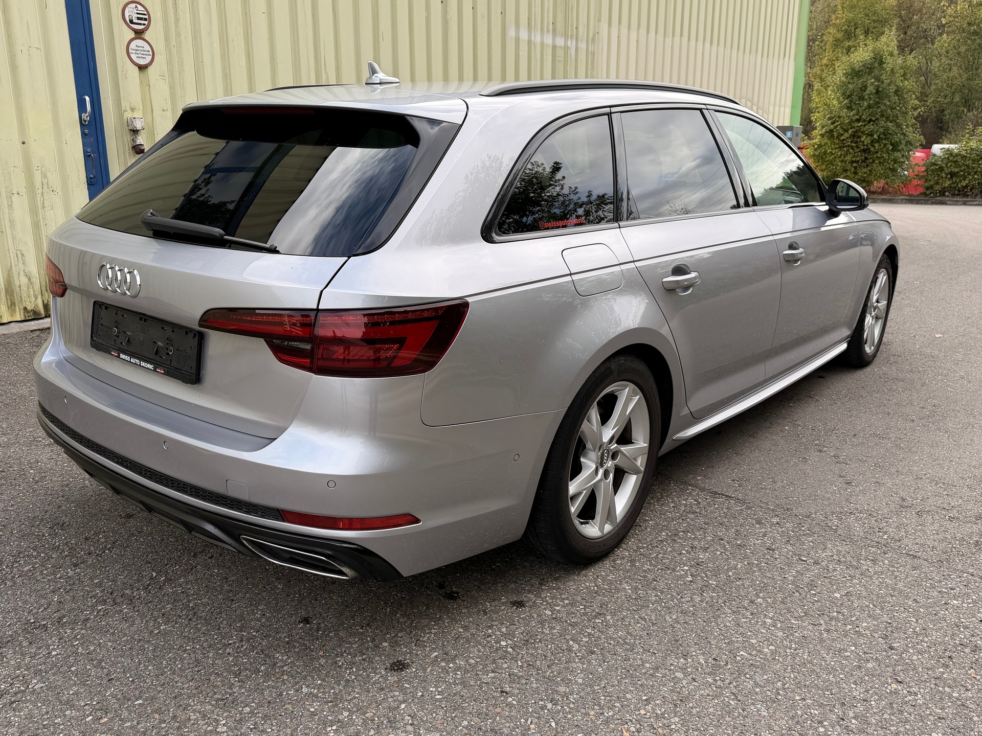 AUDI A4 Avant 40 TDI Design S-tronic-image-5