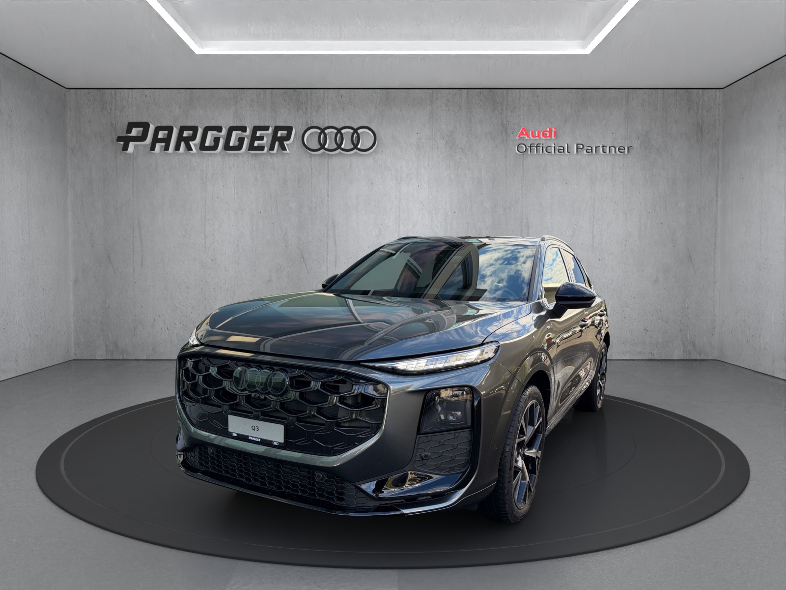 AUDI Q3 SUV TFSI quattro 195 kW S tronic-image-0