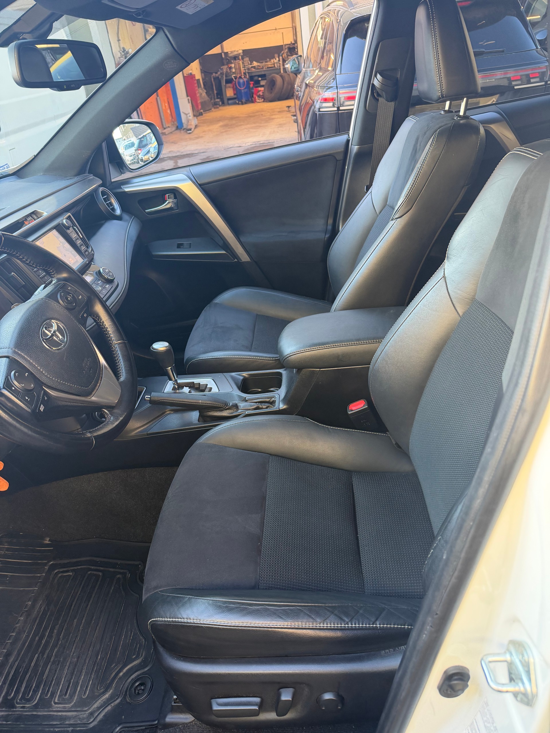 TOYOTA RAV-4 2.0 Style Multidrive S-image-9