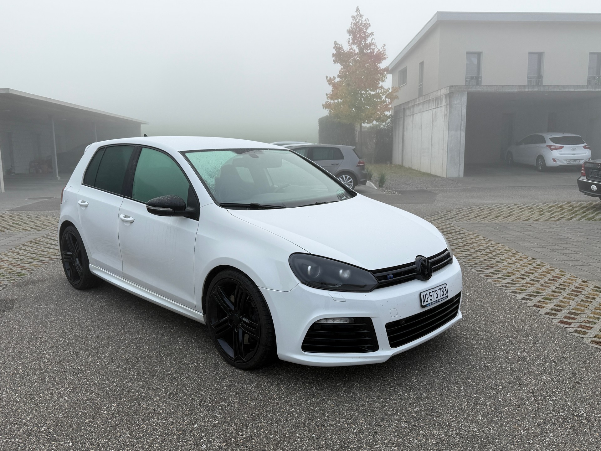 VW Golf 2.0 TSI R 4Motion DSG-image-1