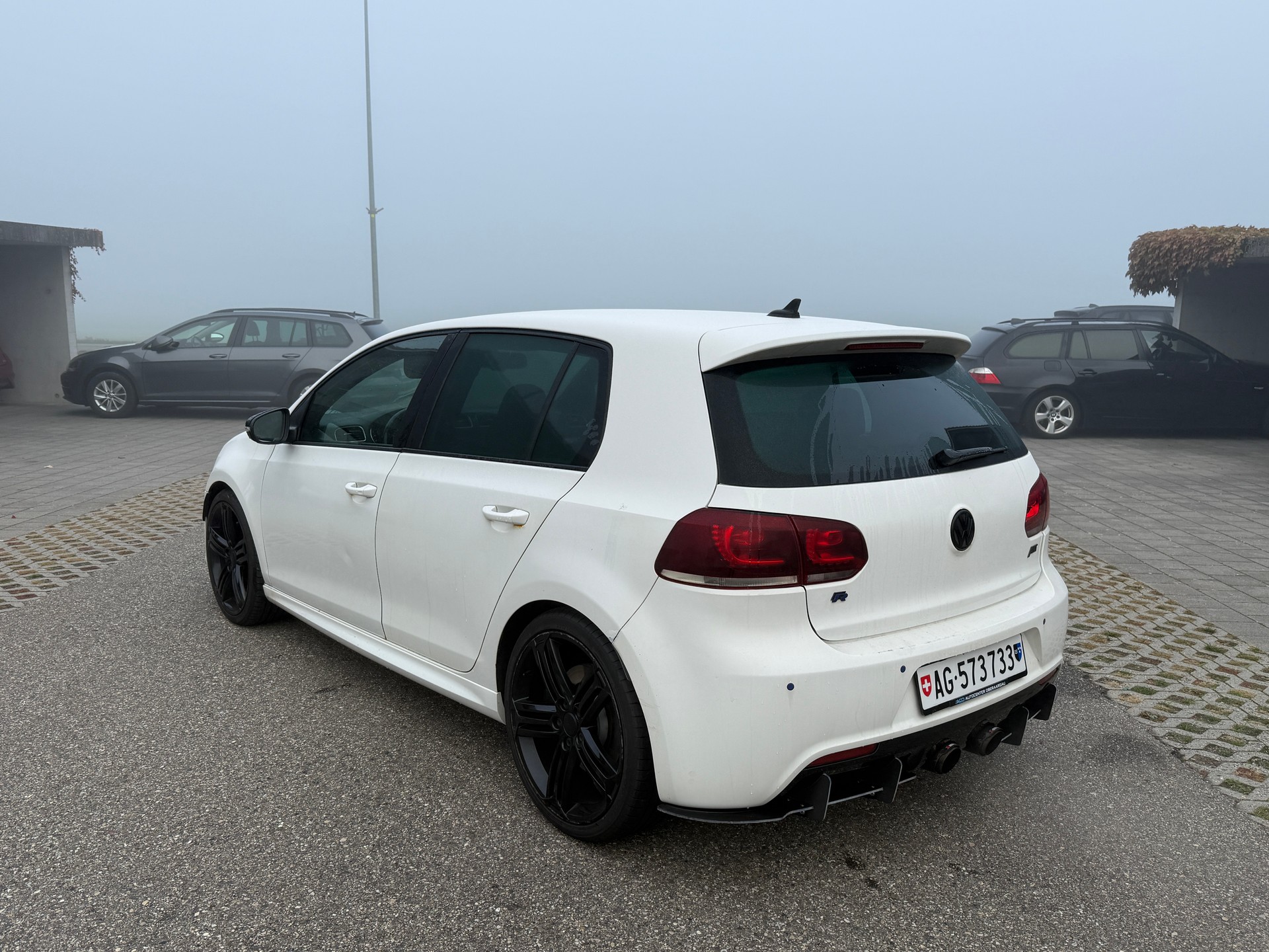 VW Golf 2.0 TSI R 4Motion DSG-image-3