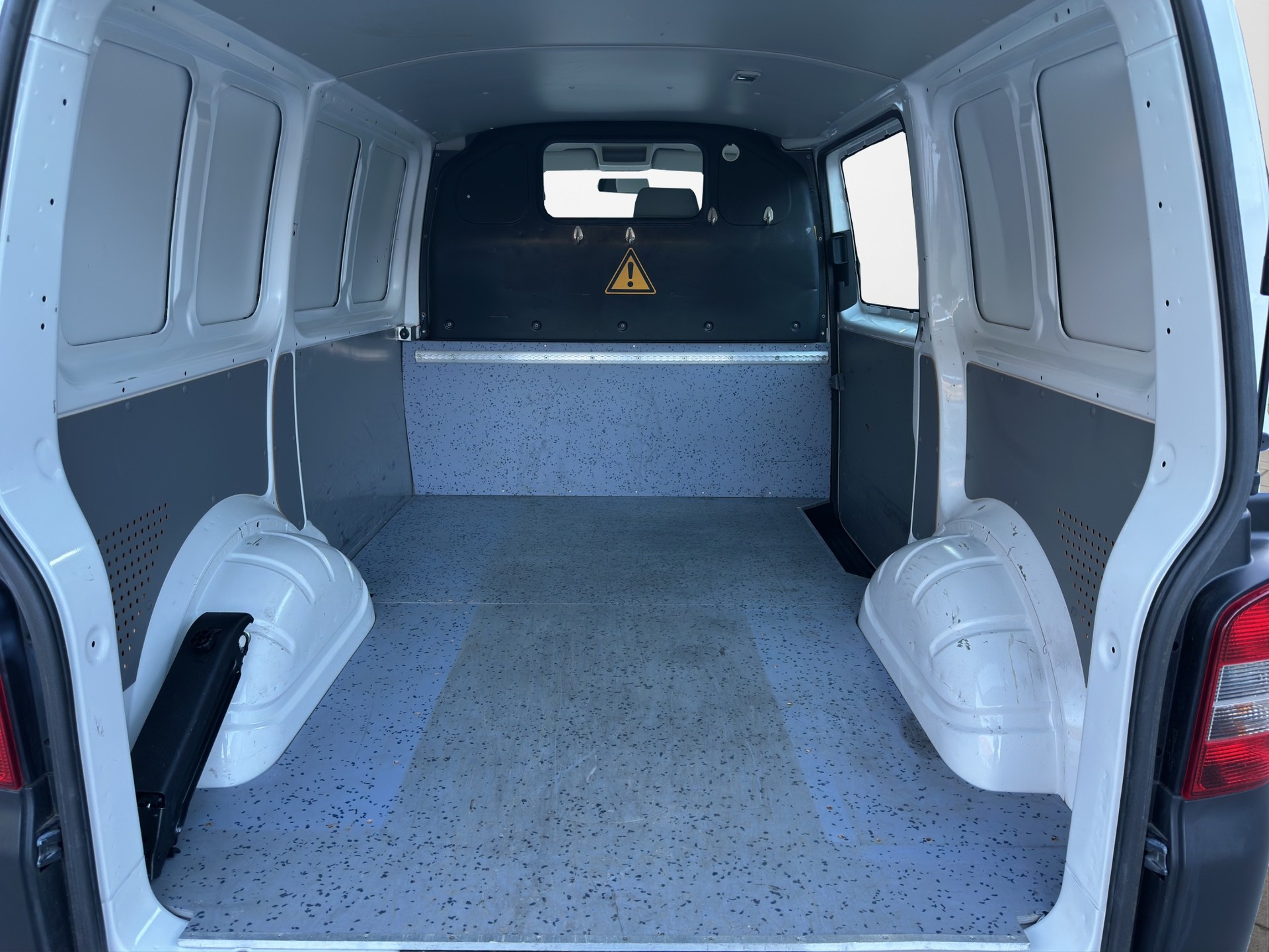 VW T5 2.0 TDI 4Motion-image-16