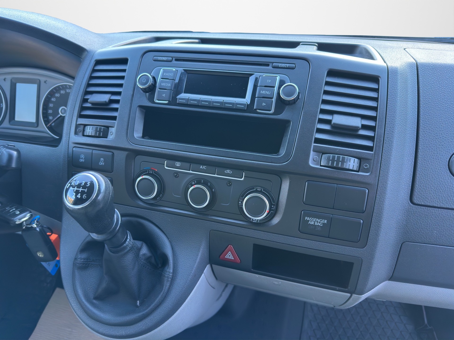 VW T5 2.0 TDI 4Motion-image-12