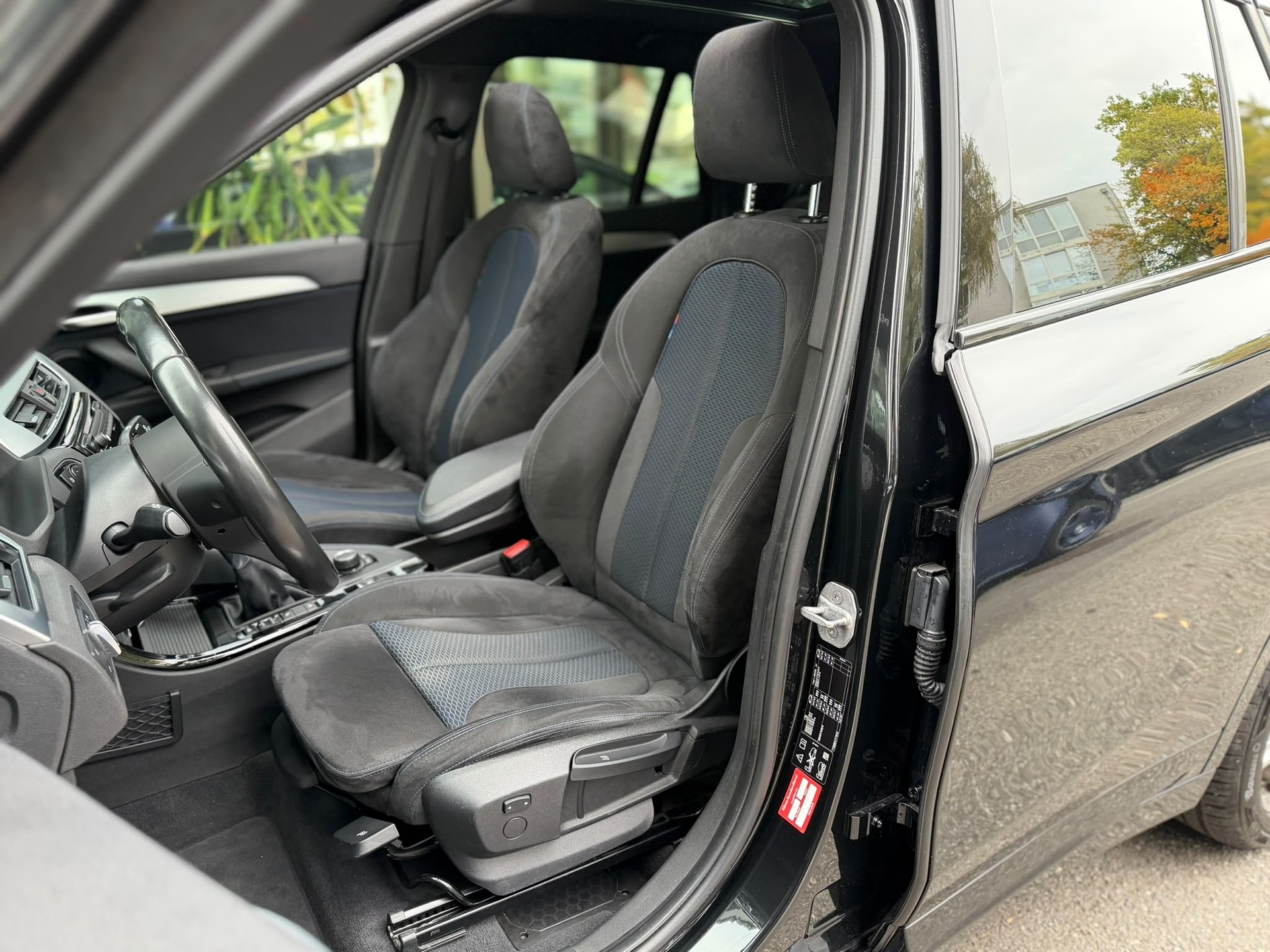 BMW X1 xDrive 25i M Sport Steptronic-image-5