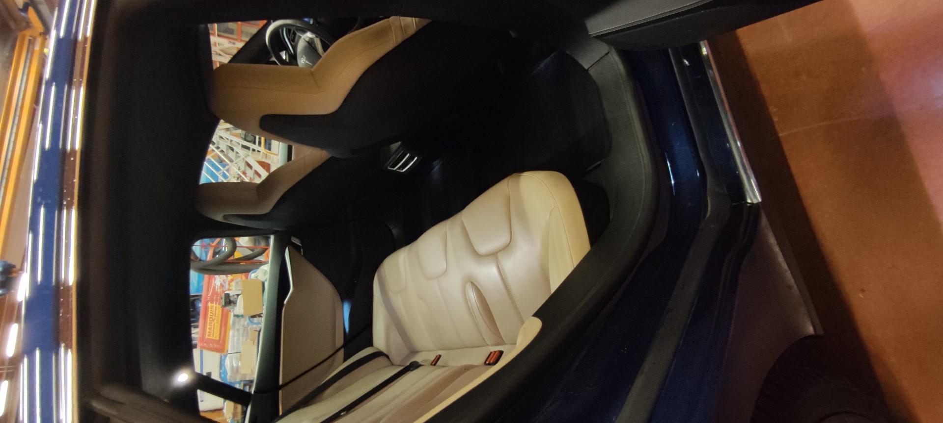 TESLA Model S 85 D-image-7