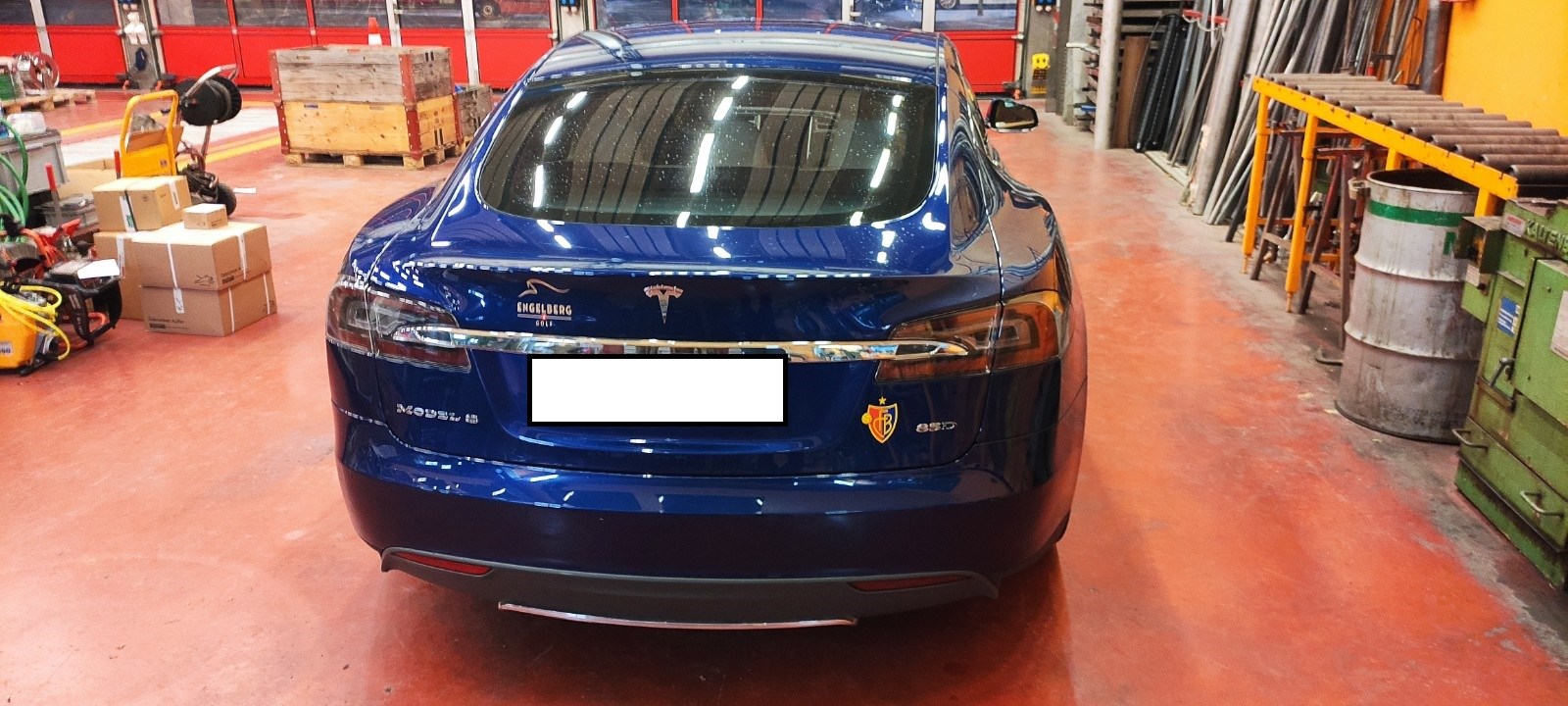 TESLA Model S 85 D-image-2