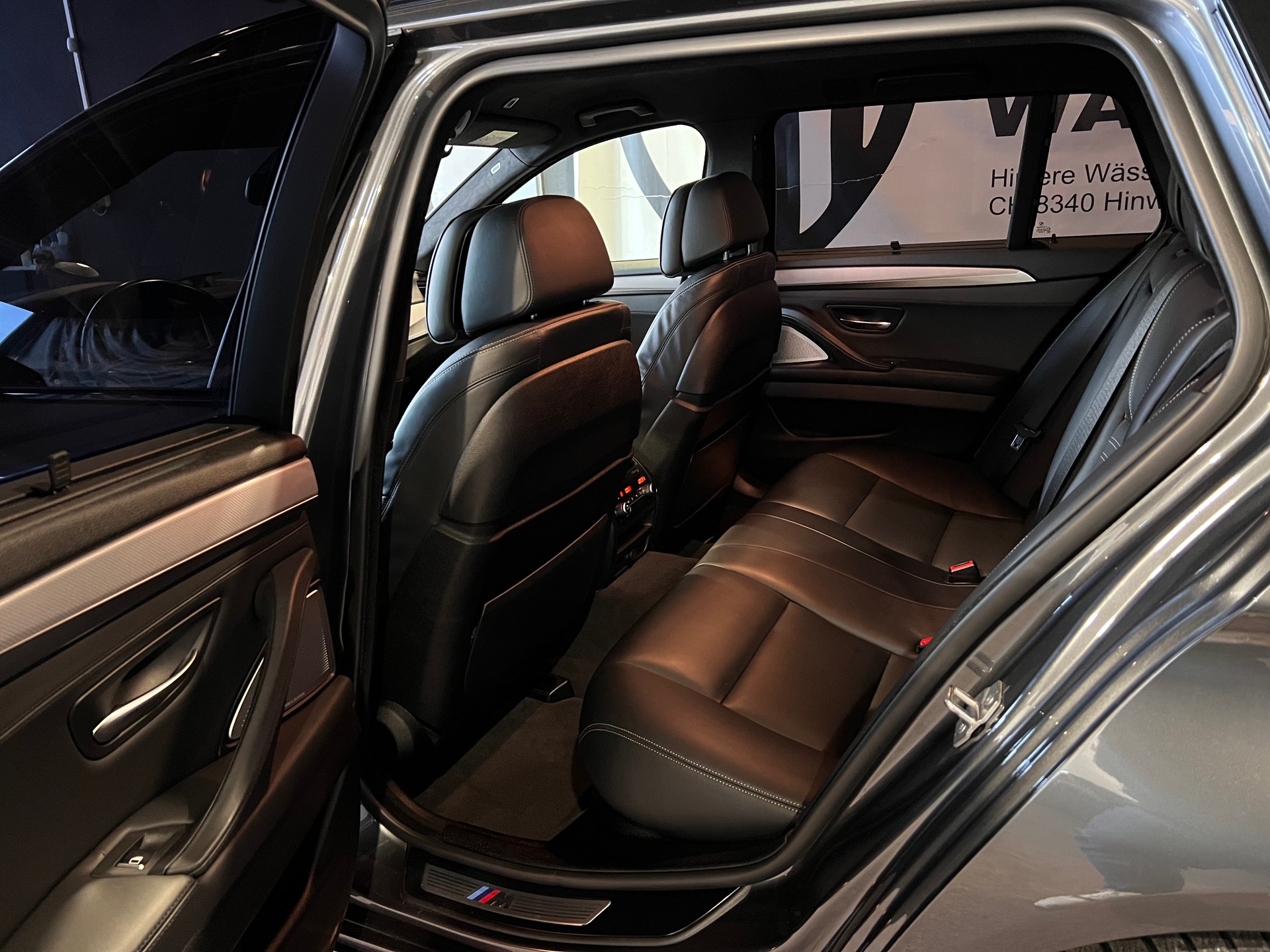 BMW M550d Touring xDrive Steptronic-image-15