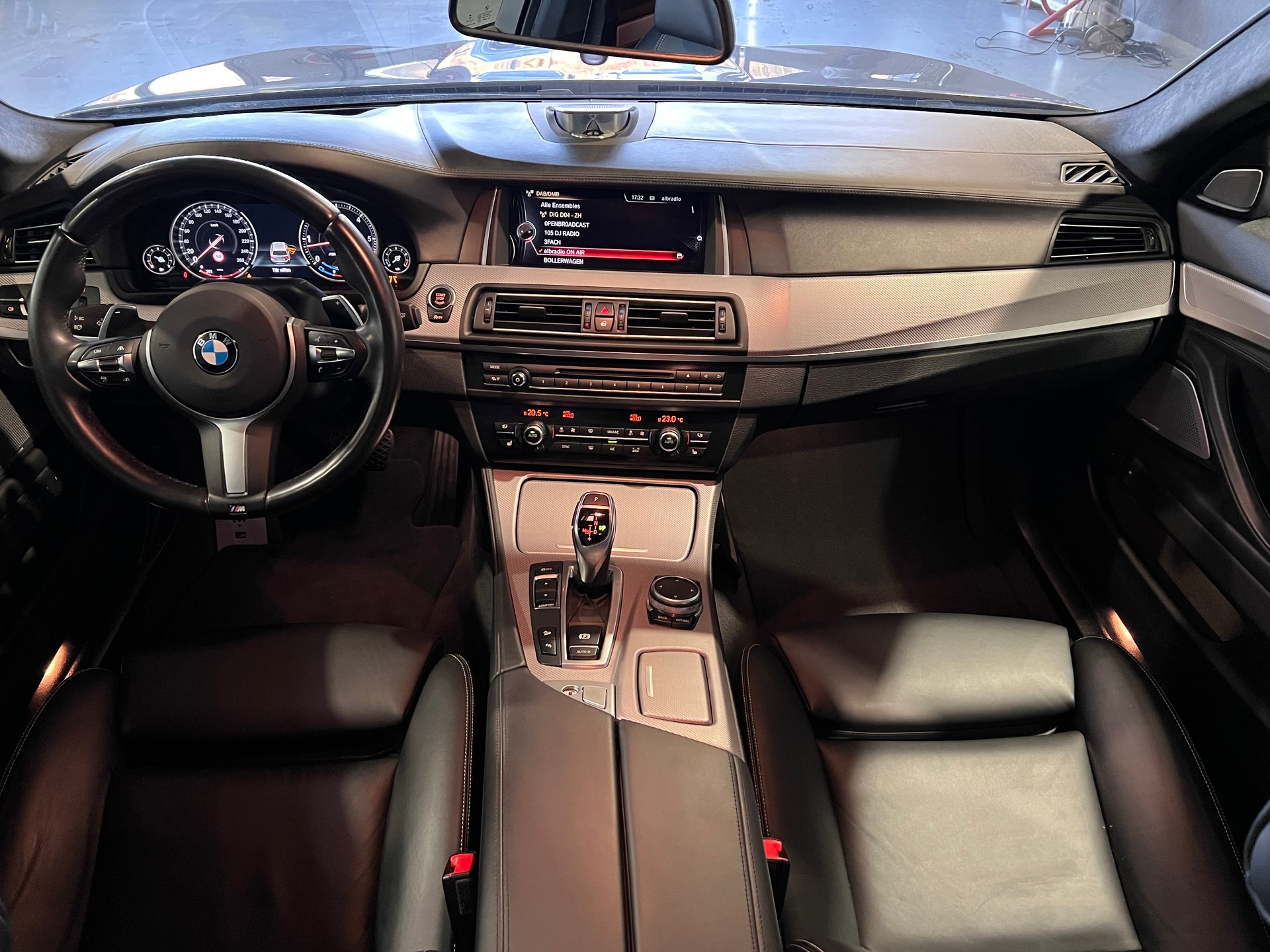 BMW M550d Touring xDrive Steptronic-image-9