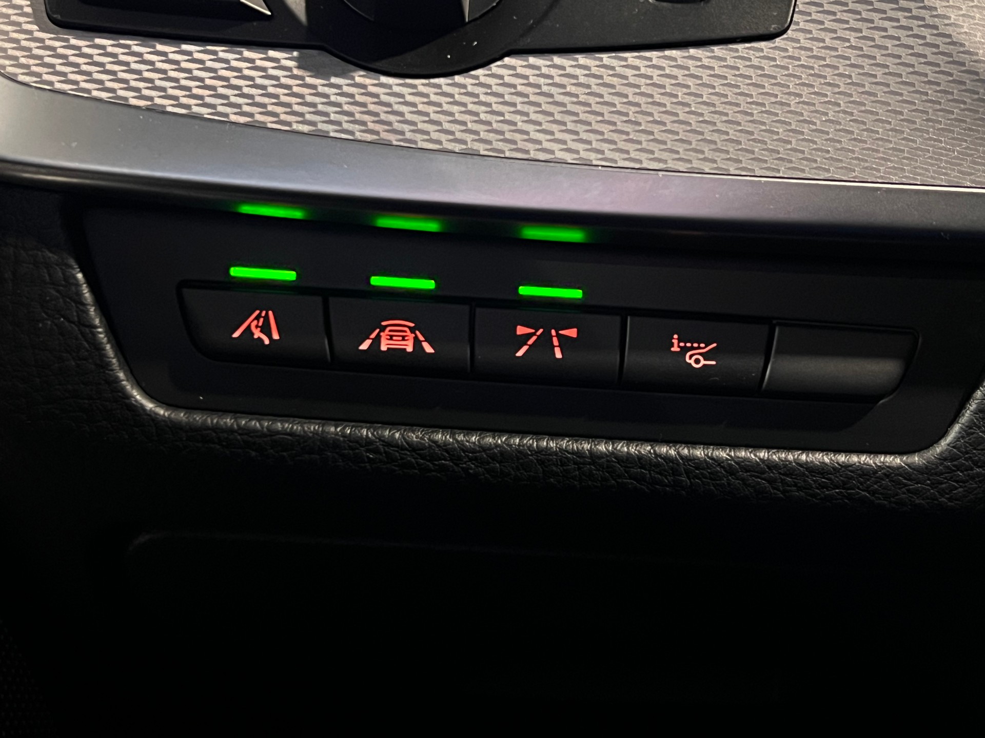 BMW M550d Touring xDrive Steptronic-image-19