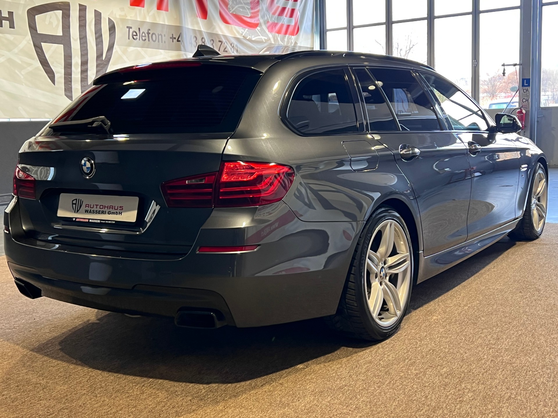 BMW M550d Touring xDrive Steptronic-image-2