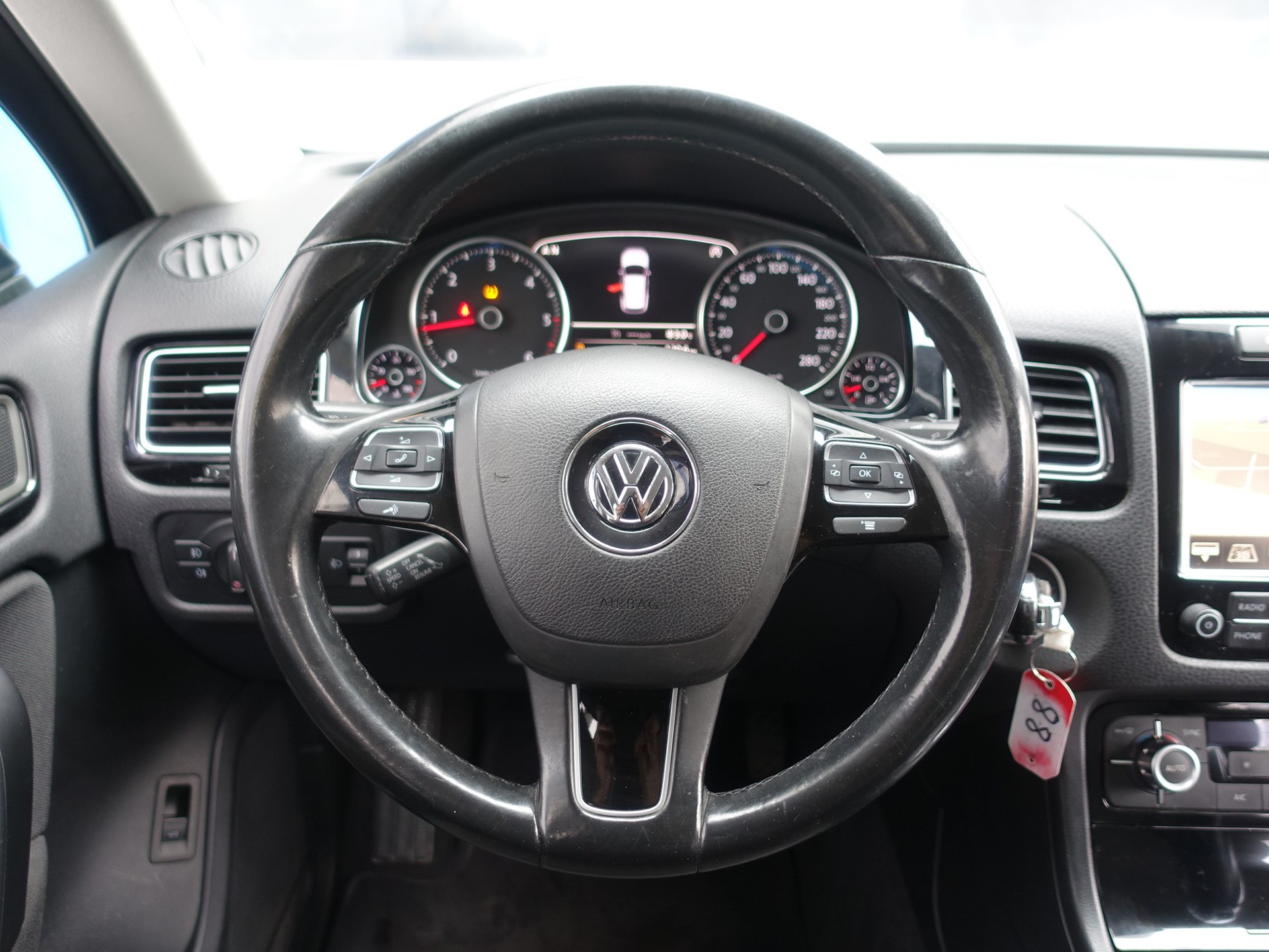 VW Touareg 3.0 TDI BlueMotion Technology Tiptronic-image-12