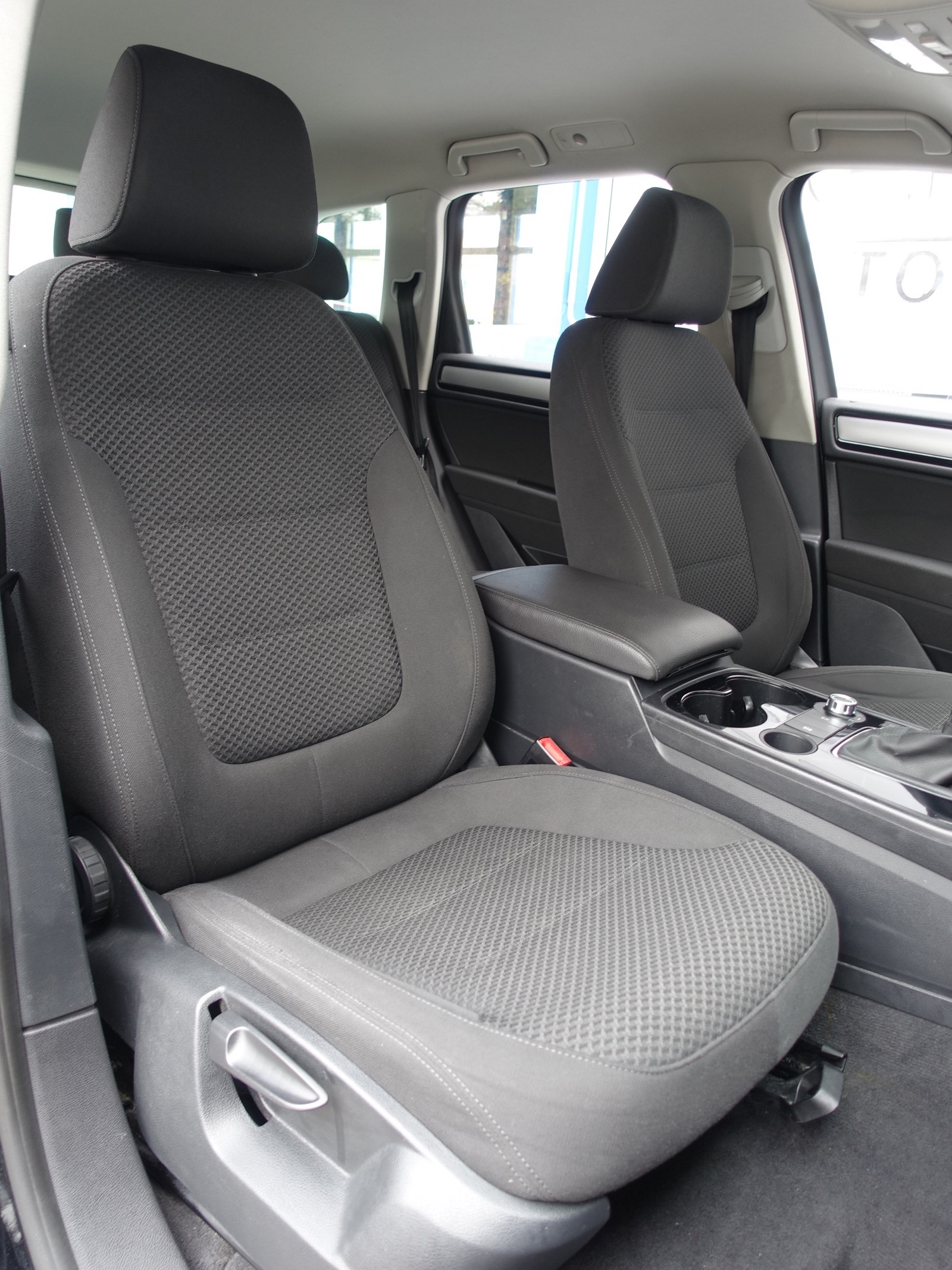 VW Touareg 3.0 TDI BlueMotion Technology Tiptronic-image-9