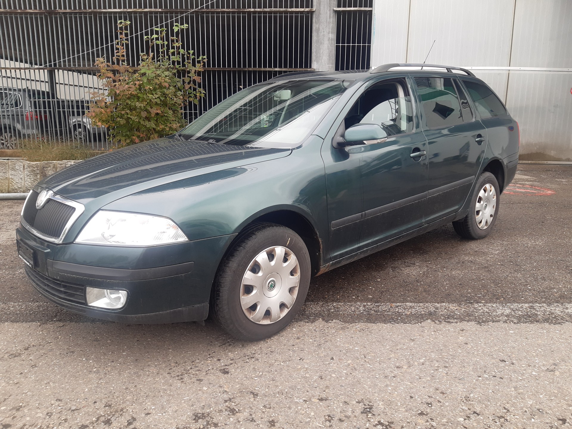 SKODA Octavia 2.0 FSI Swiss Adventure 4x4-image-2
