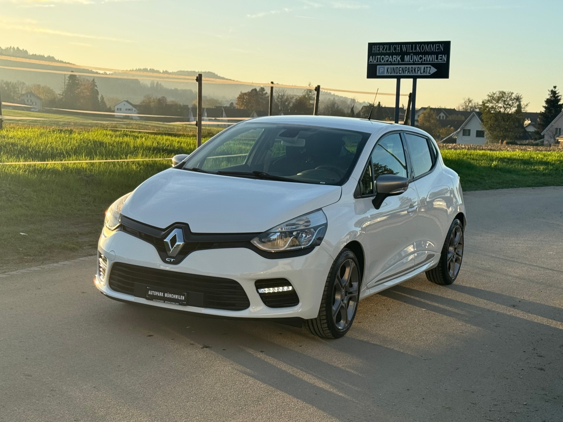 RENAULT Clio 1.2 16V T Limited EDC-image-0