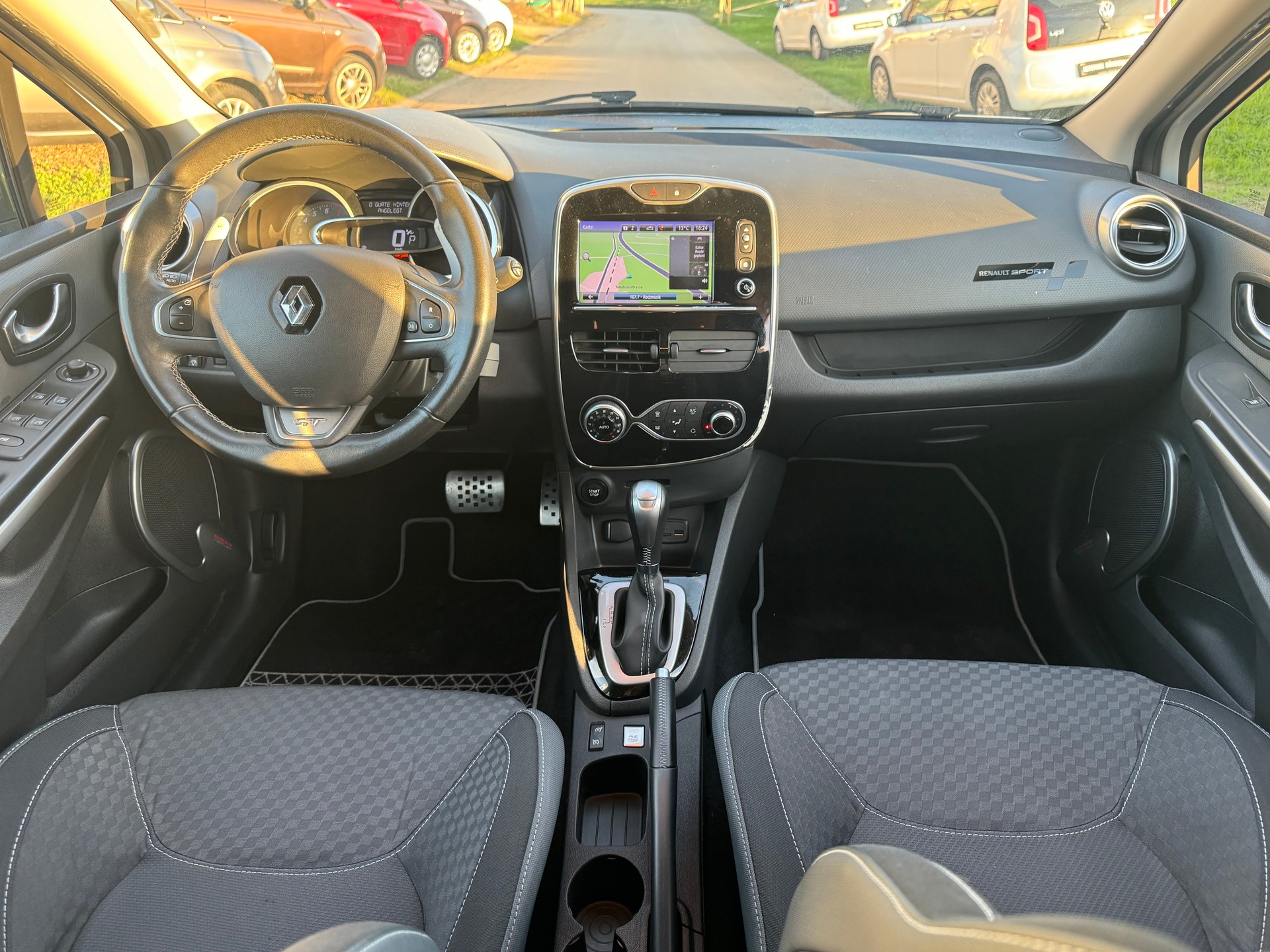 RENAULT Clio 1.2 16V T Limited EDC-image-7