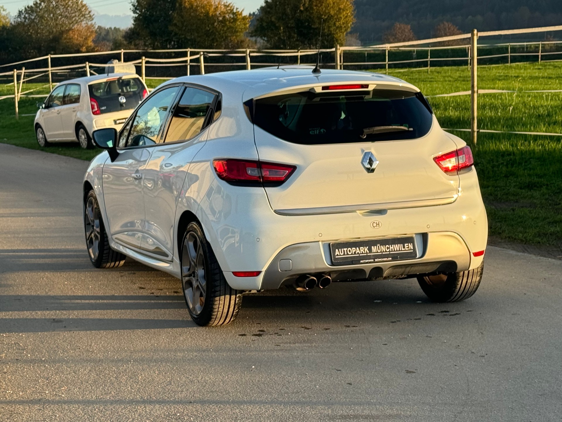 RENAULT Clio 1.2 16V T Limited EDC-image-3