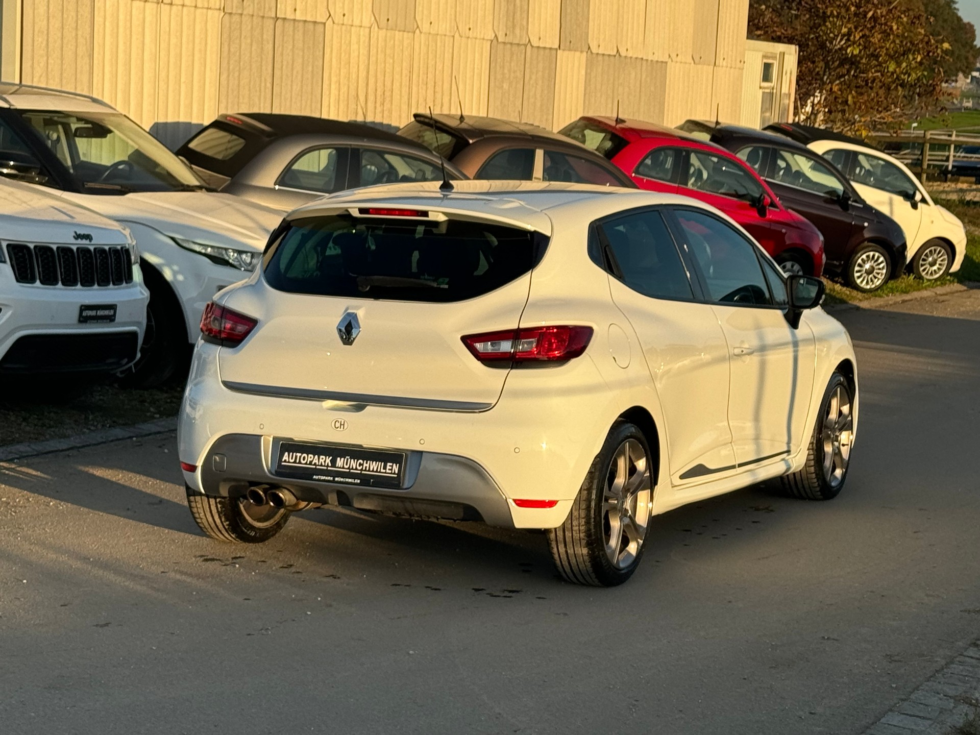 RENAULT Clio 1.2 16V T Limited EDC-image-2