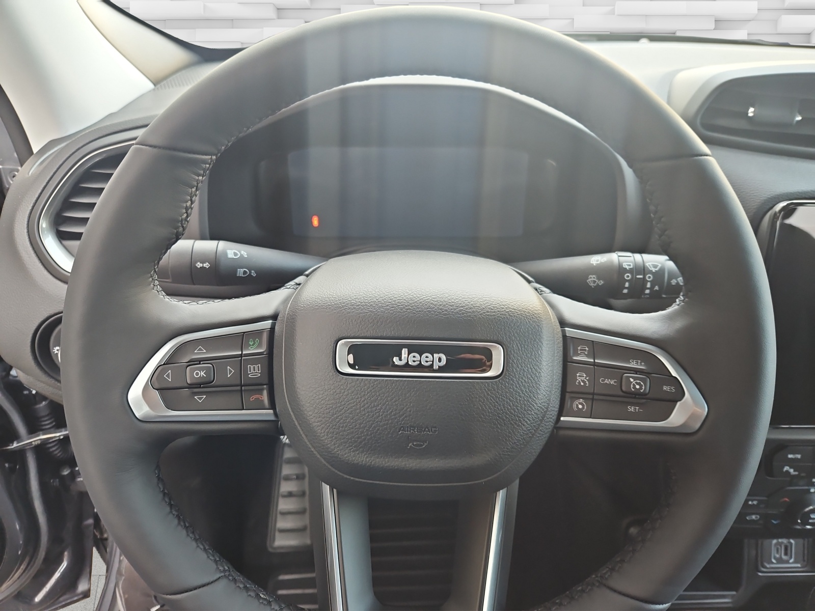 JEEP Renegade 1.5 48V Hybrid SUMMIT-image-12
