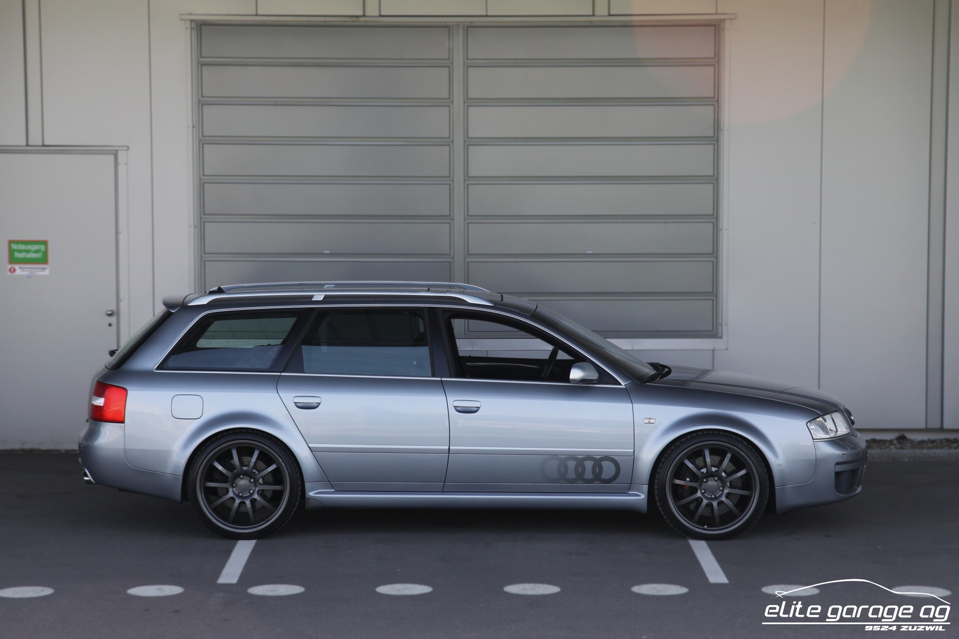 AUDI RS6 Avant QUATTRO SPORTEC-image-5